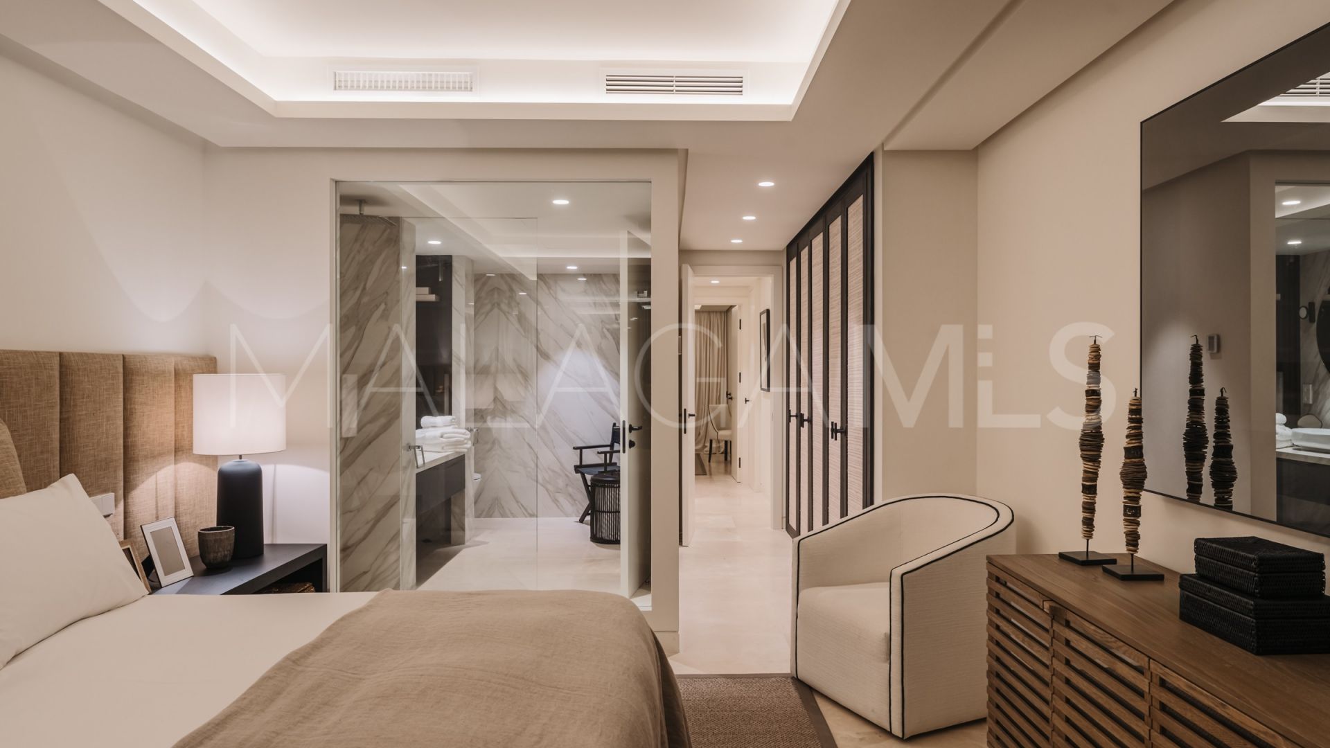 Marina Puente Romano, apartamento planta baja for sale with 3 bedrooms