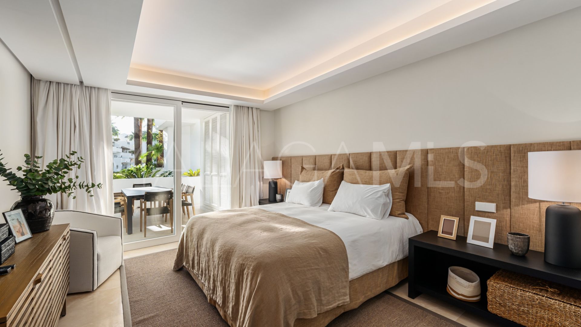Marina Puente Romano, apartamento planta baja for sale with 3 bedrooms