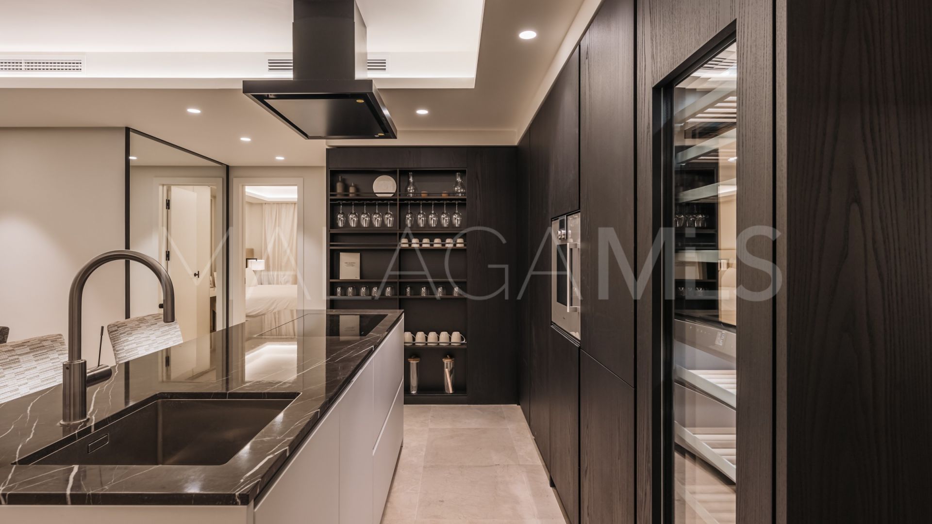 Marina Puente Romano, apartamento planta baja for sale with 3 bedrooms