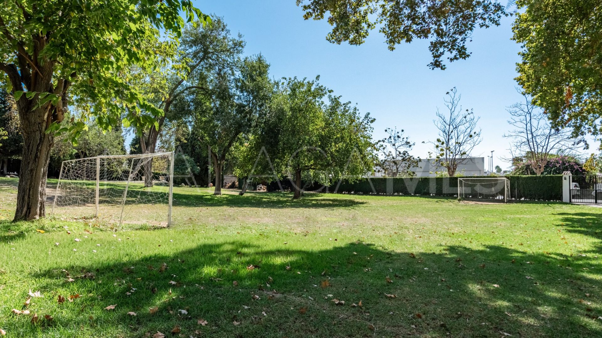 Radhus for sale in Marbella Golden Mile