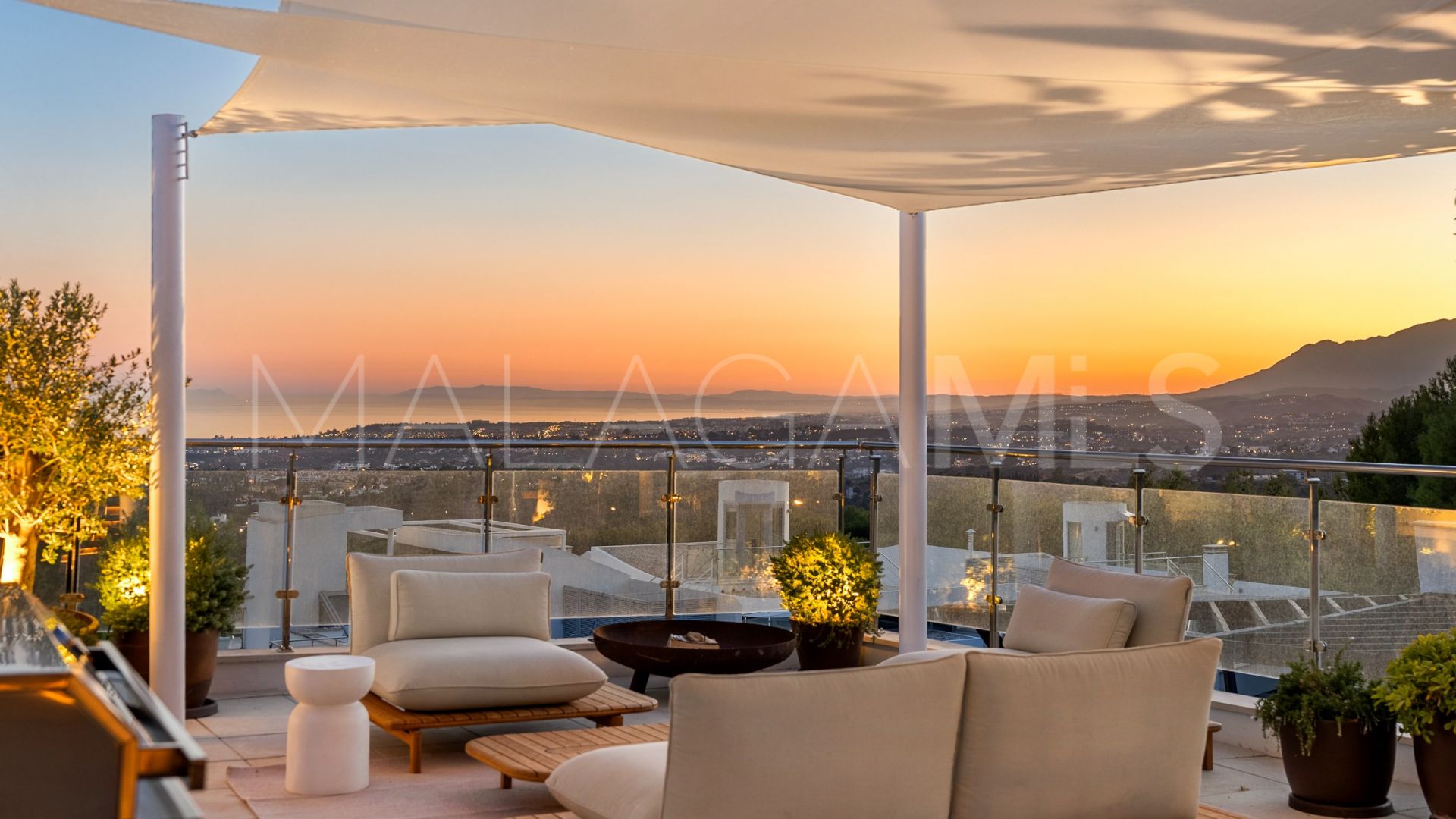 For sale semi detached villa in Meisho Hills