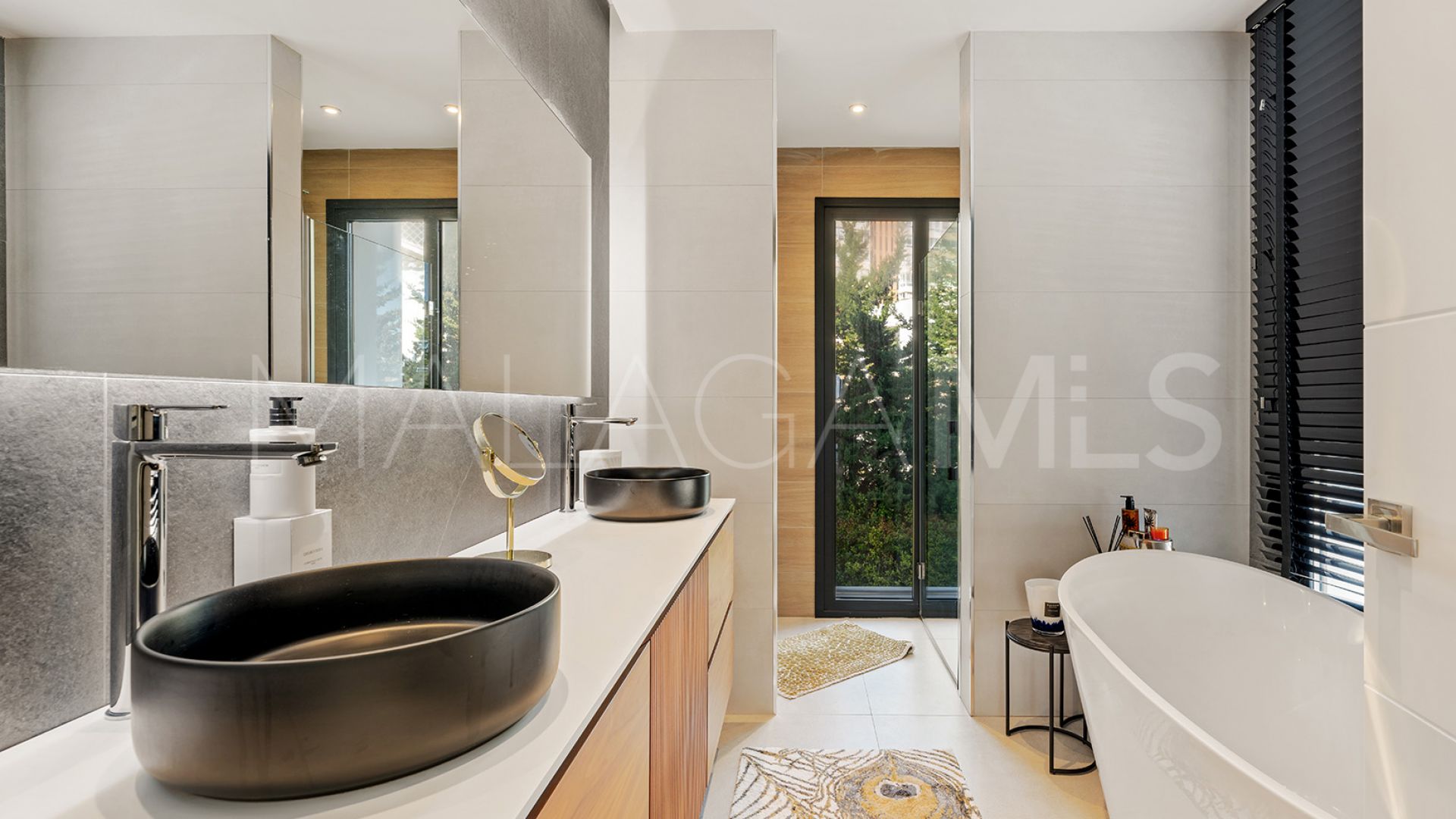 5 bedrooms Las Chapas villa for sale