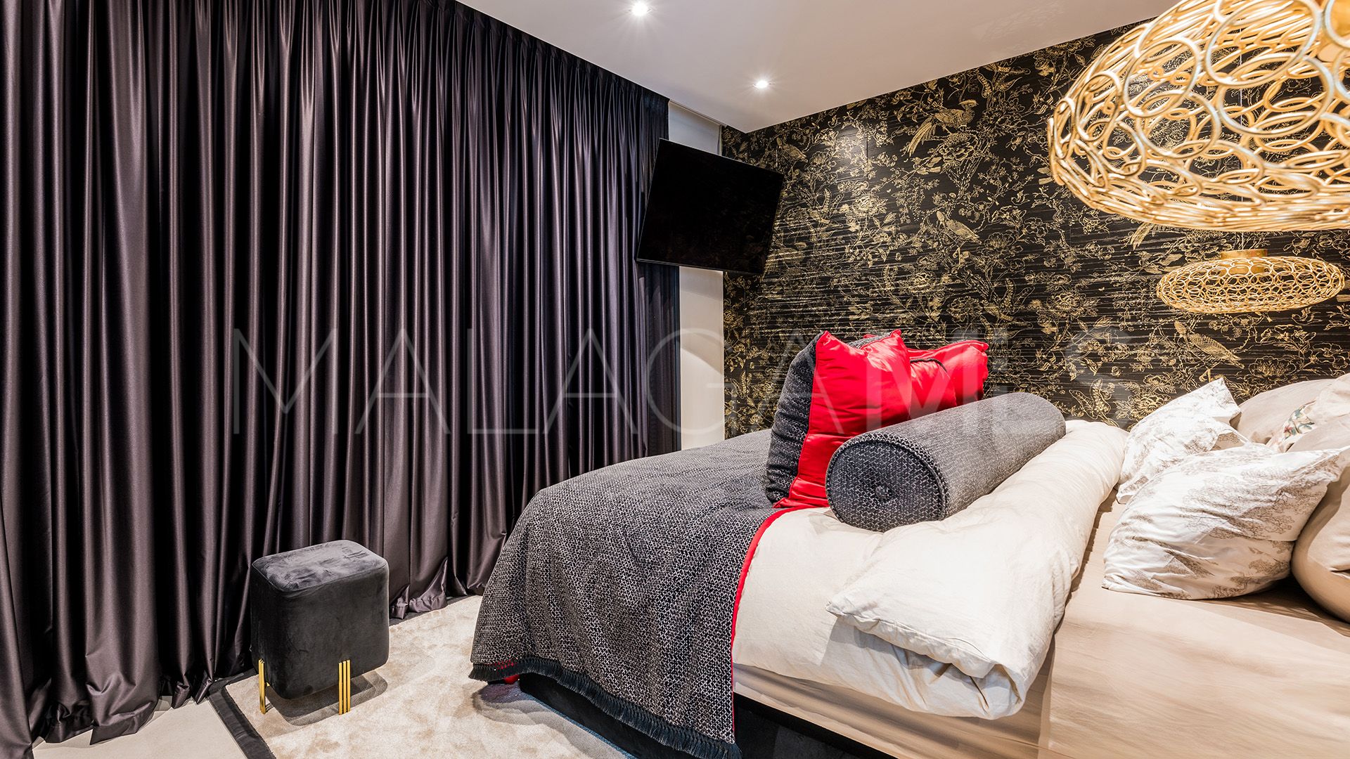 5 bedrooms Las Chapas villa for sale