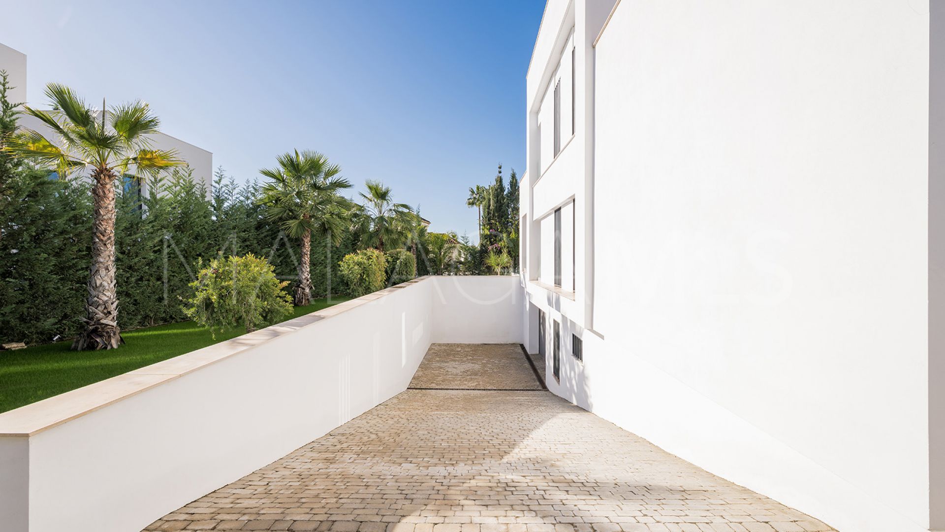 5 bedrooms Las Chapas villa for sale