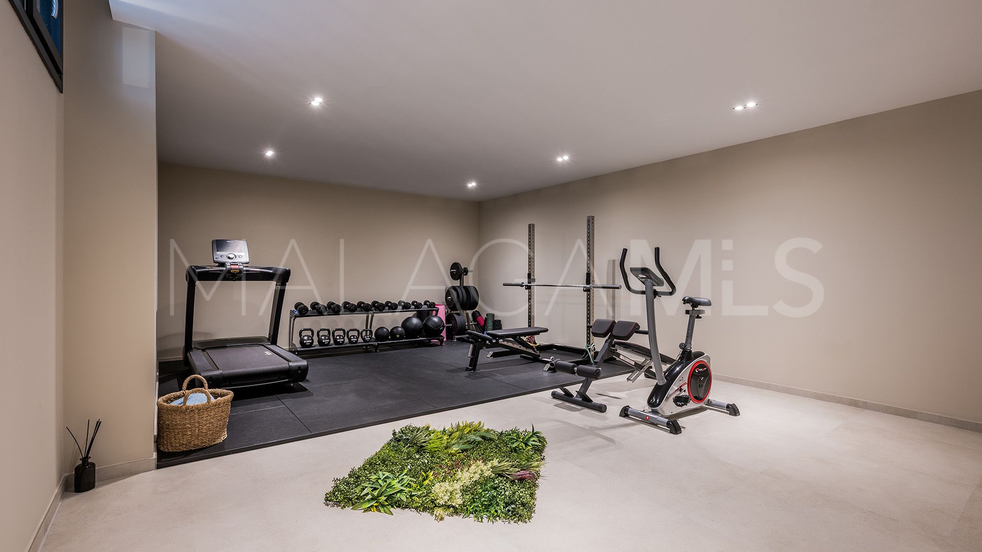 5 bedrooms Las Chapas villa for sale