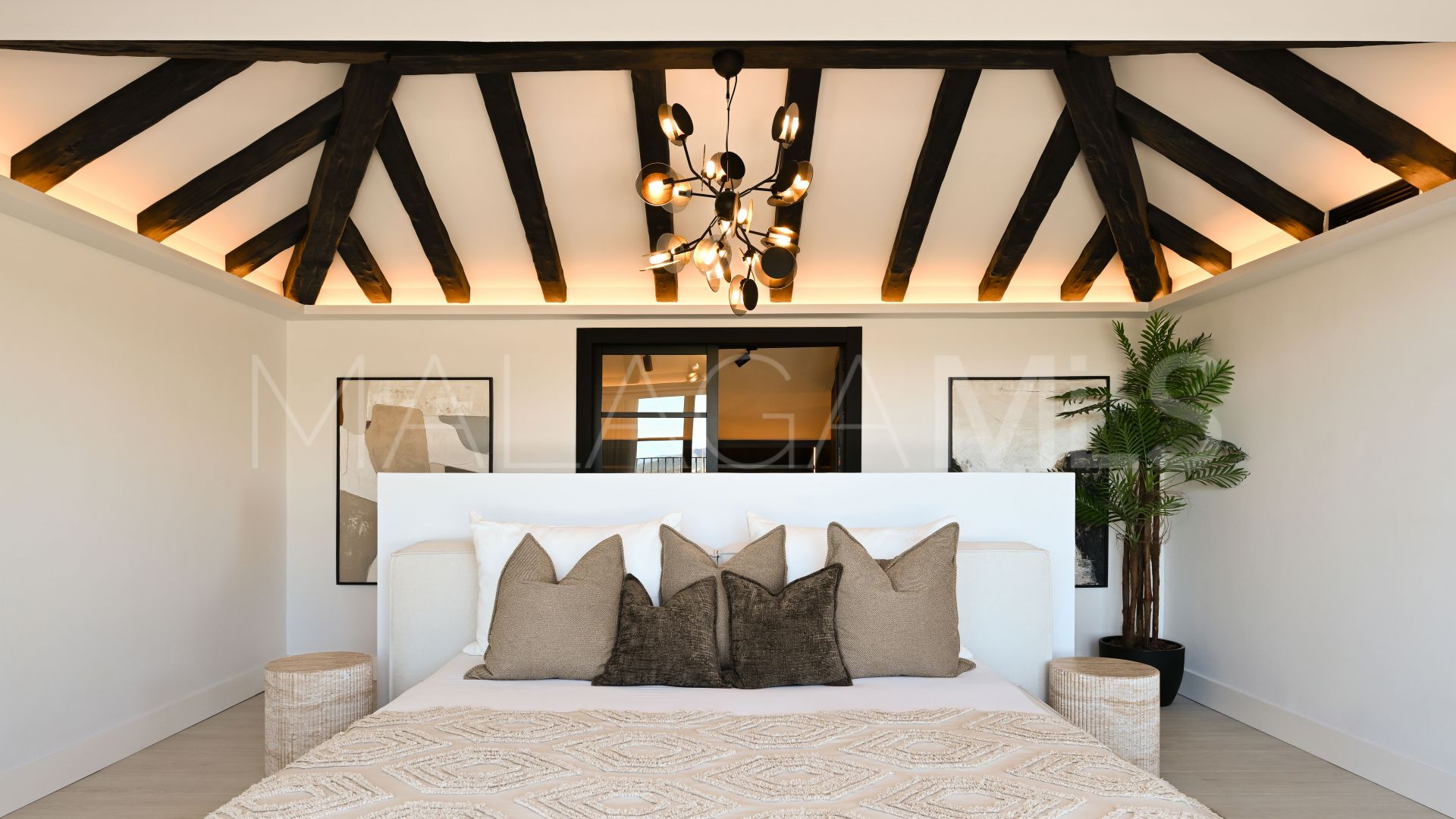 For sale Las Brisas villa with 6 bedrooms