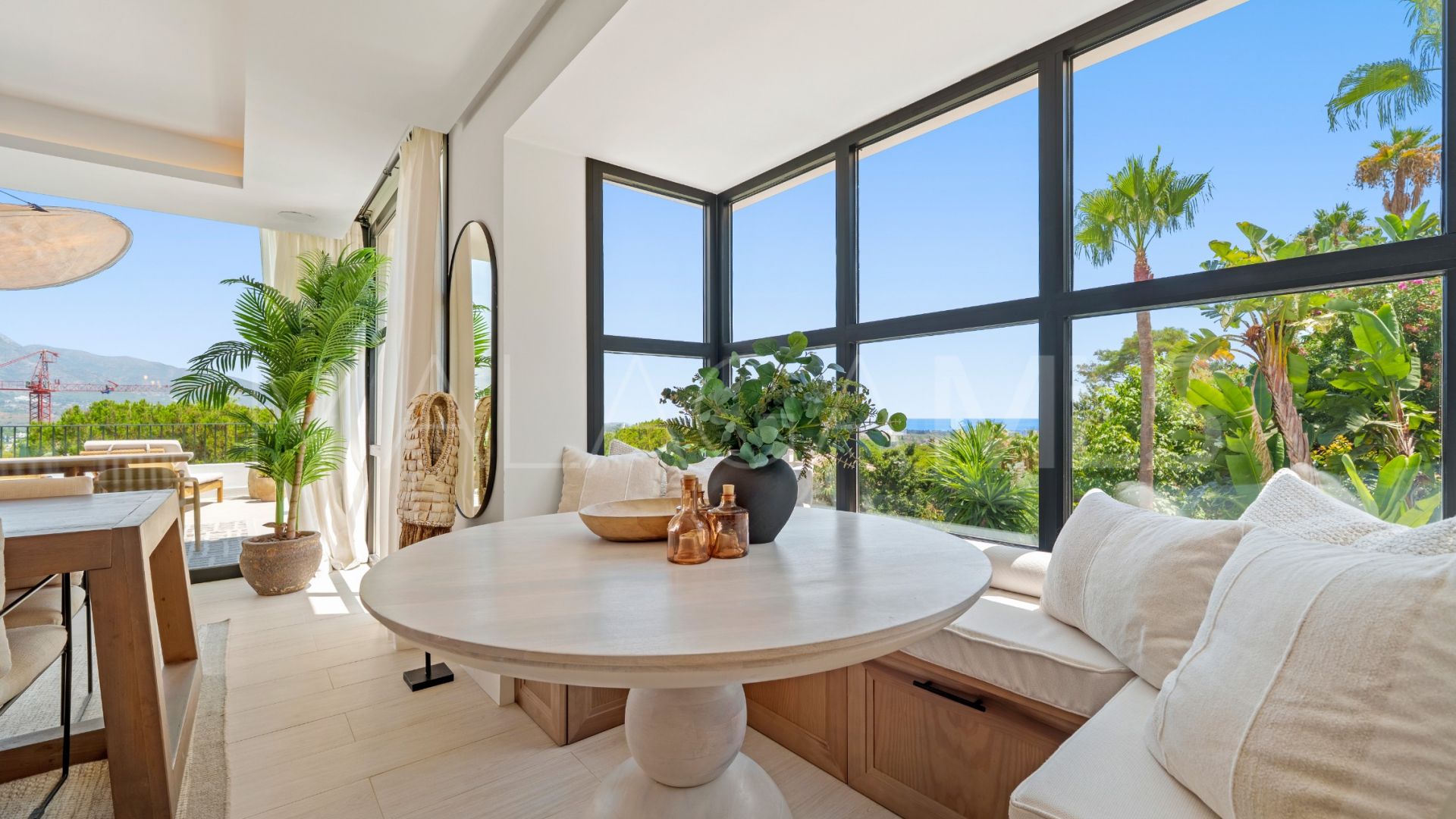Villa for sale in Las Brisas