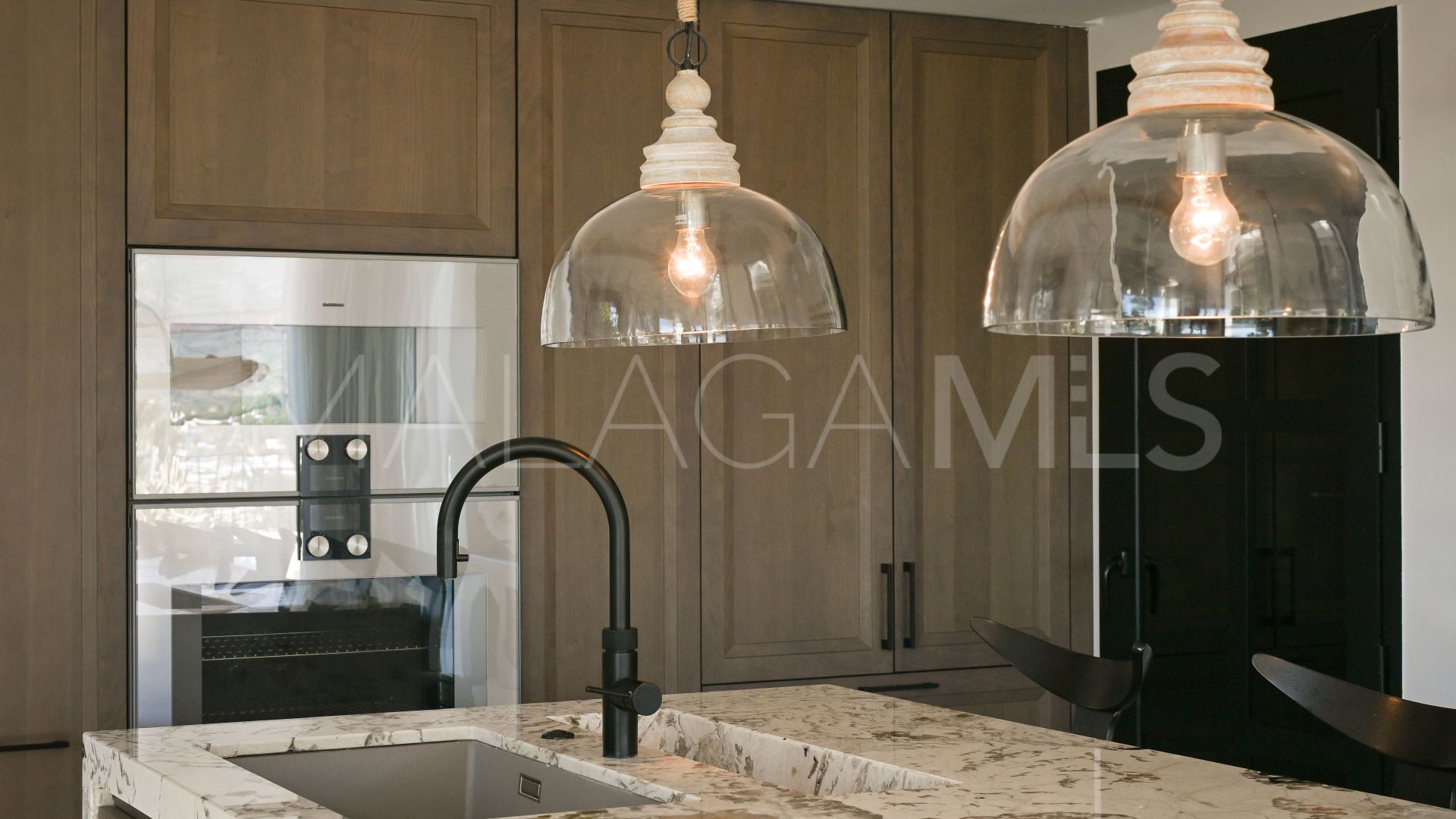 For sale Las Brisas villa with 6 bedrooms