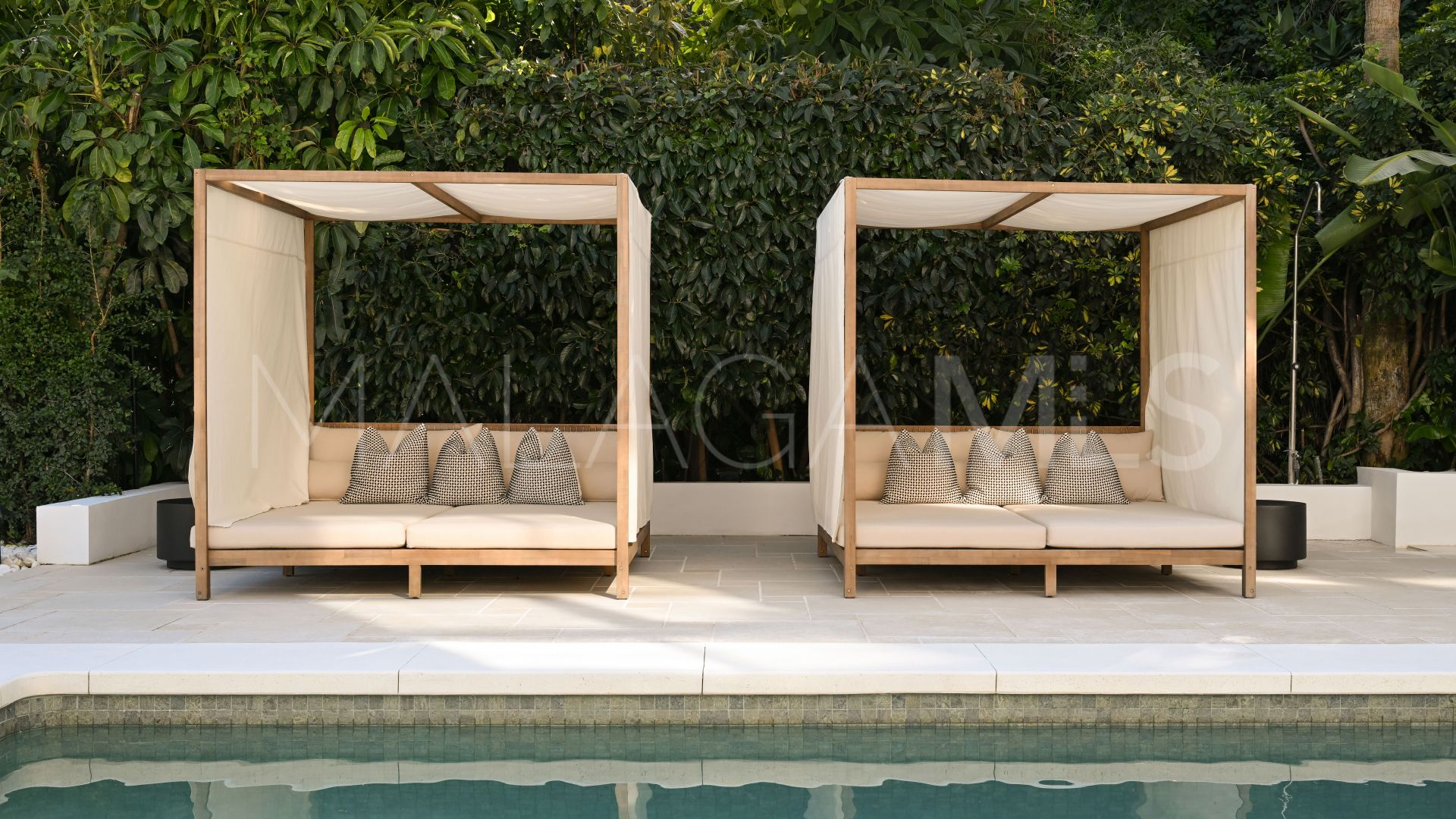 For sale Las Brisas villa with 6 bedrooms