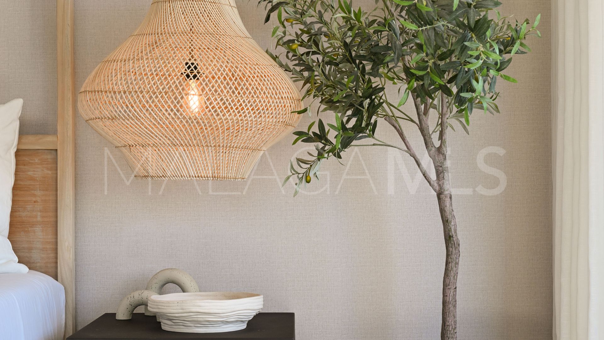 For sale Las Brisas villa with 6 bedrooms