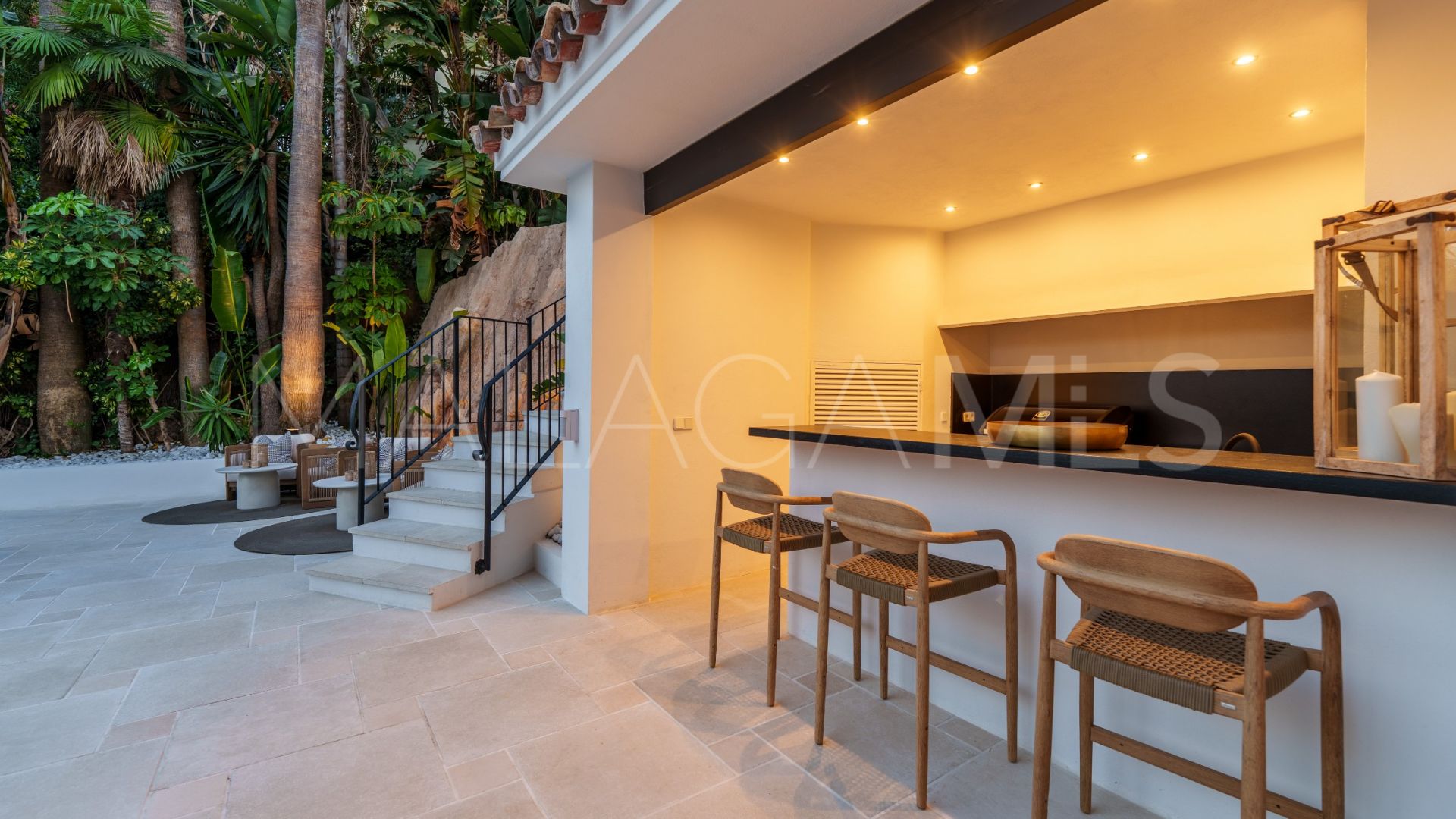 Villa for sale in Las Brisas