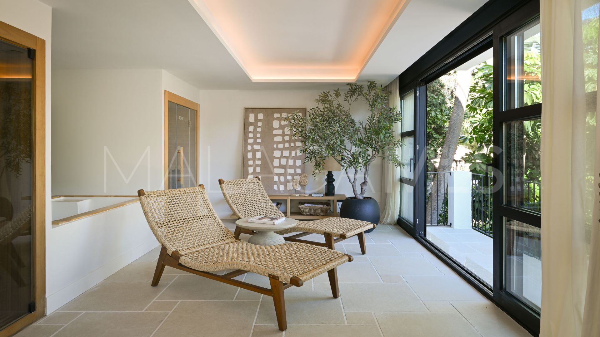 For sale Las Brisas villa with 6 bedrooms