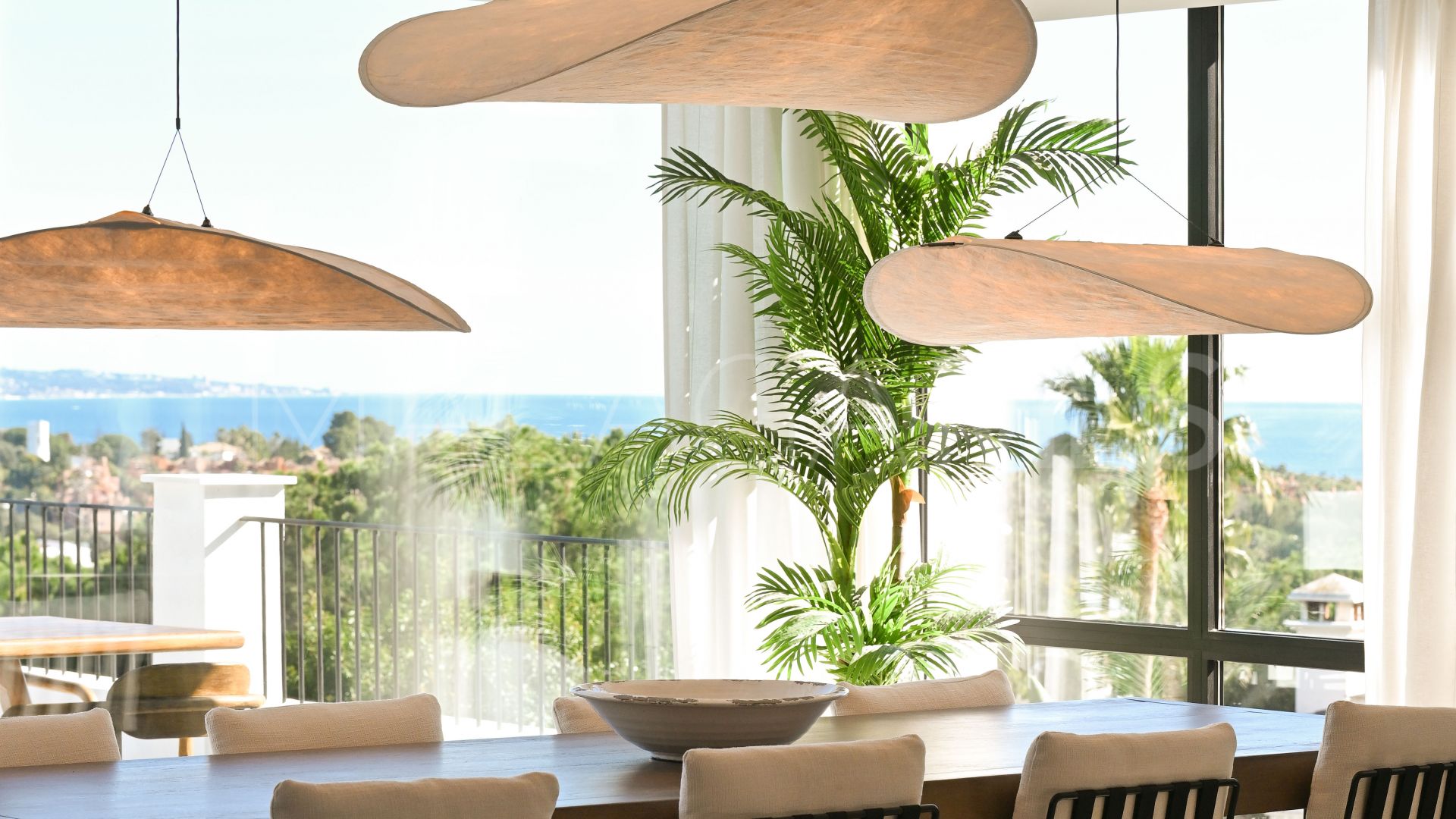 For sale Las Brisas villa with 6 bedrooms