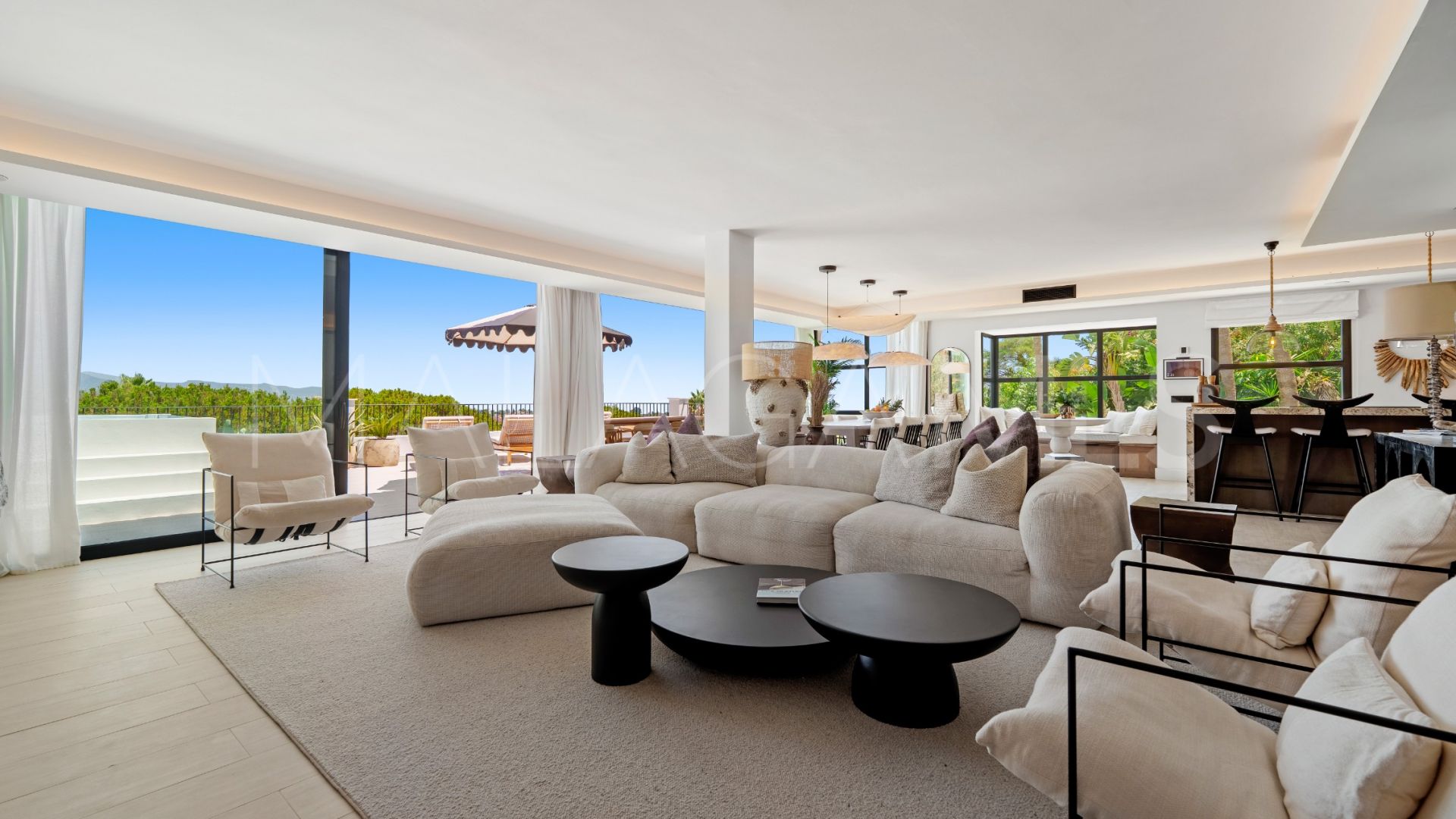 Villa for sale in Las Brisas