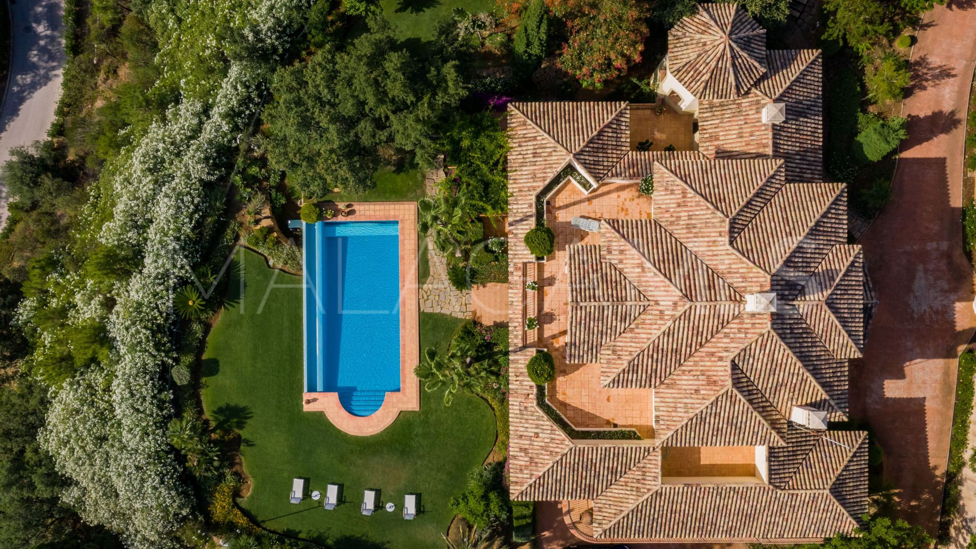 Villa for sale in La Zagaleta with 5 bedrooms