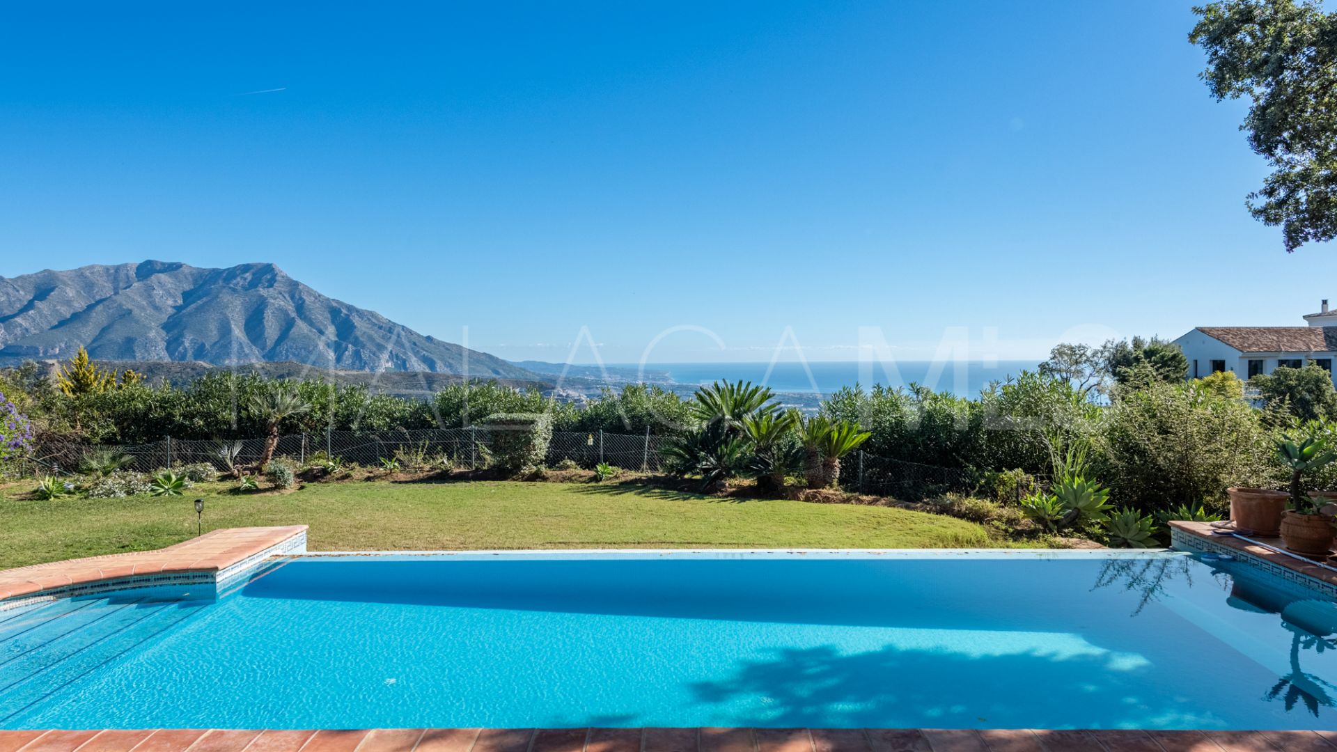 Villa for sale in La Zagaleta with 5 bedrooms