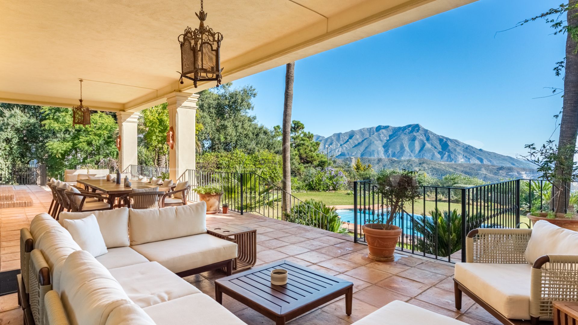 Villa for sale in La Zagaleta with 5 bedrooms