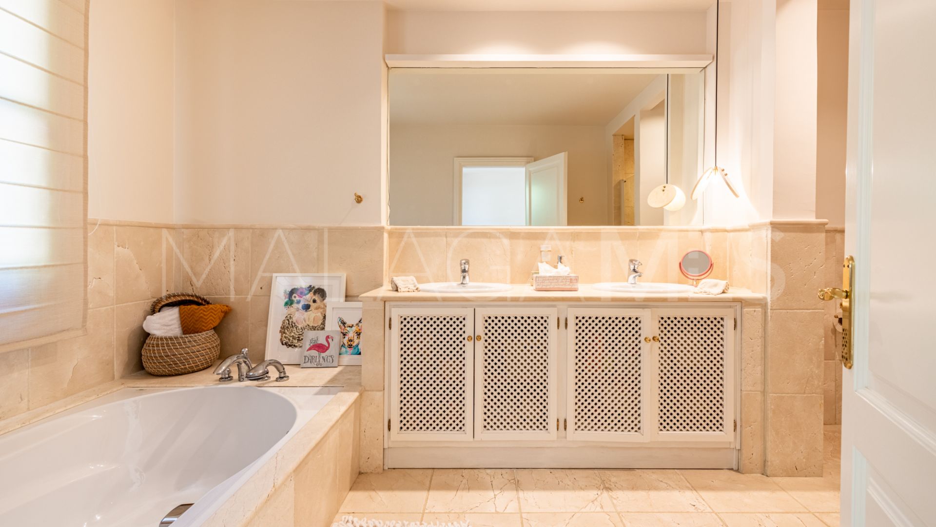 Villa for sale in La Zagaleta with 5 bedrooms