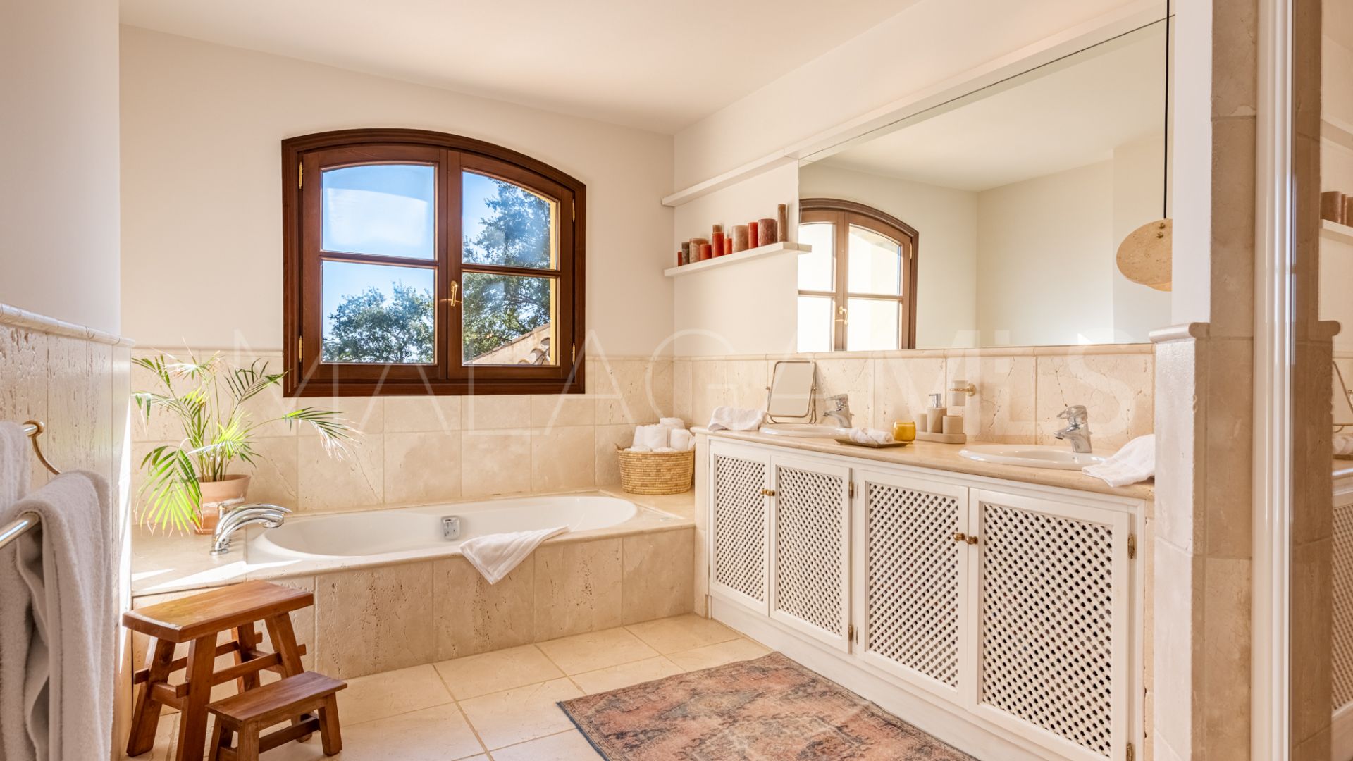 Villa for sale in La Zagaleta with 5 bedrooms