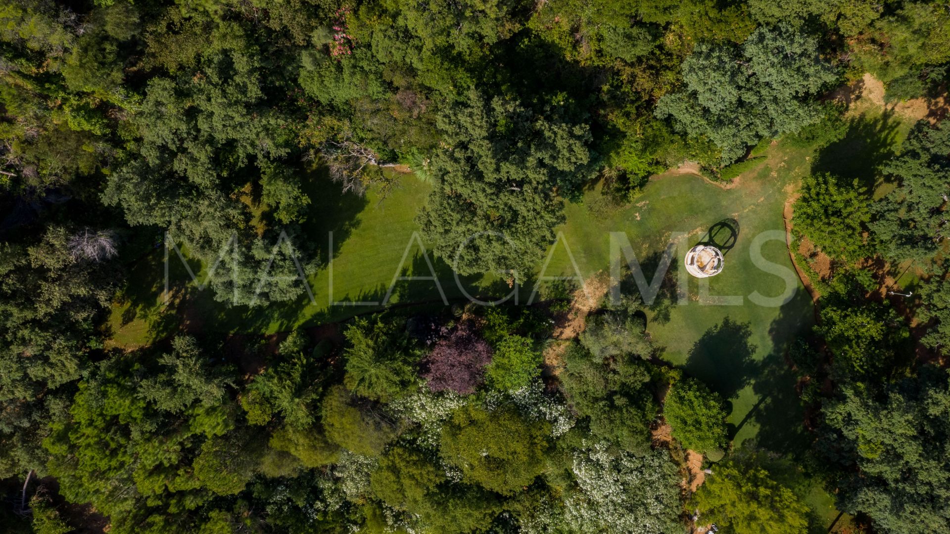 Villa for sale in La Zagaleta with 5 bedrooms