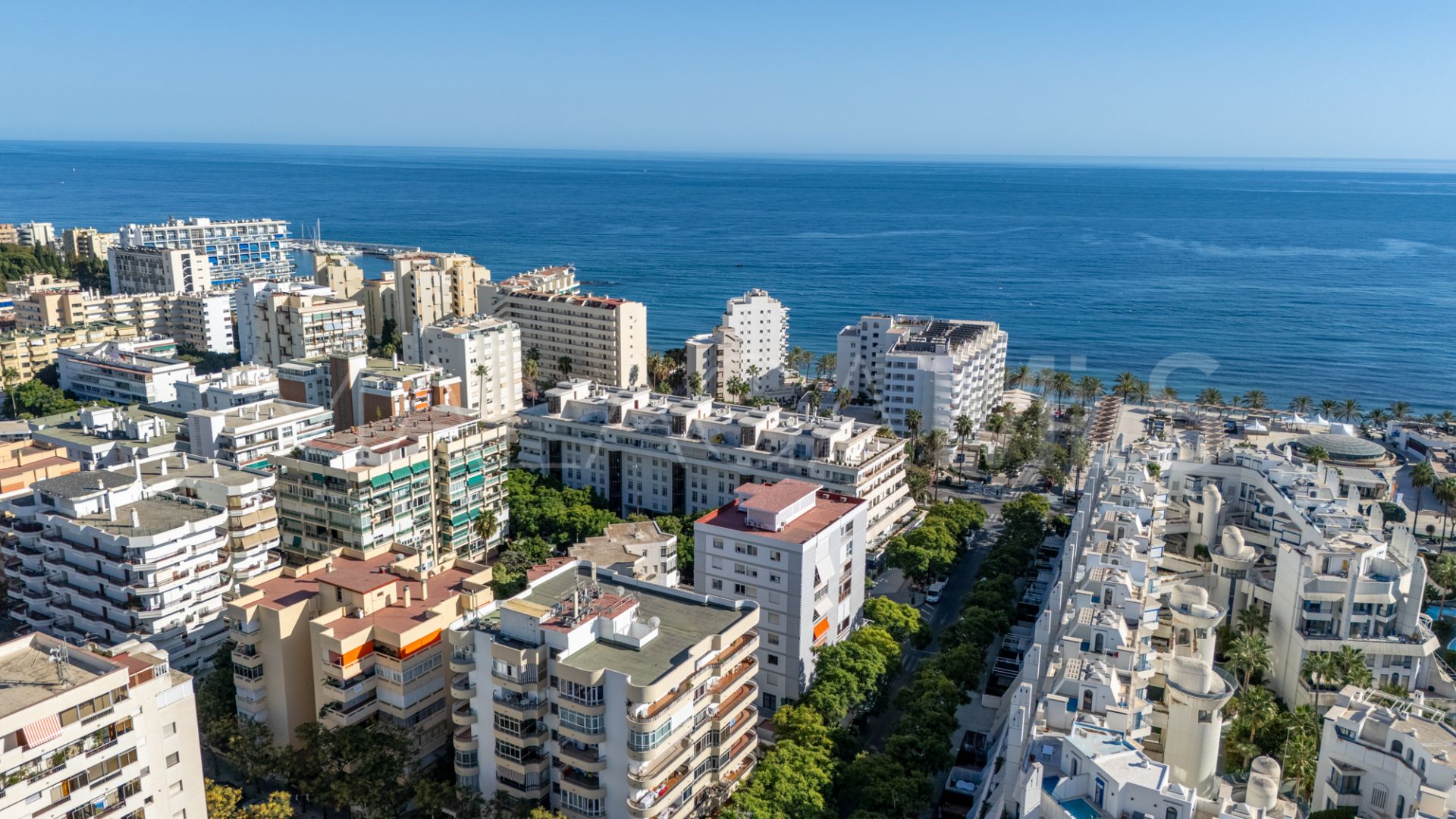 For sale 3 bedrooms penthouse in Marbella Centro