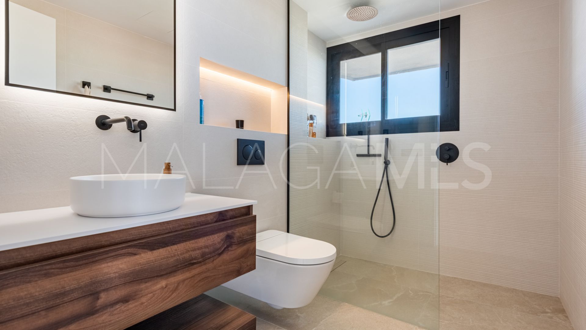 For sale 3 bedrooms penthouse in Marbella Centro