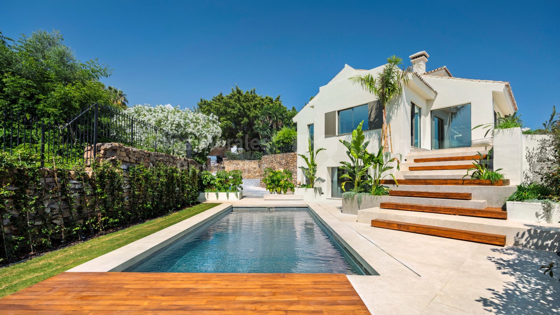 Haza del Conde, Contemporary villa with Balinese soul in Nueva Andalucía