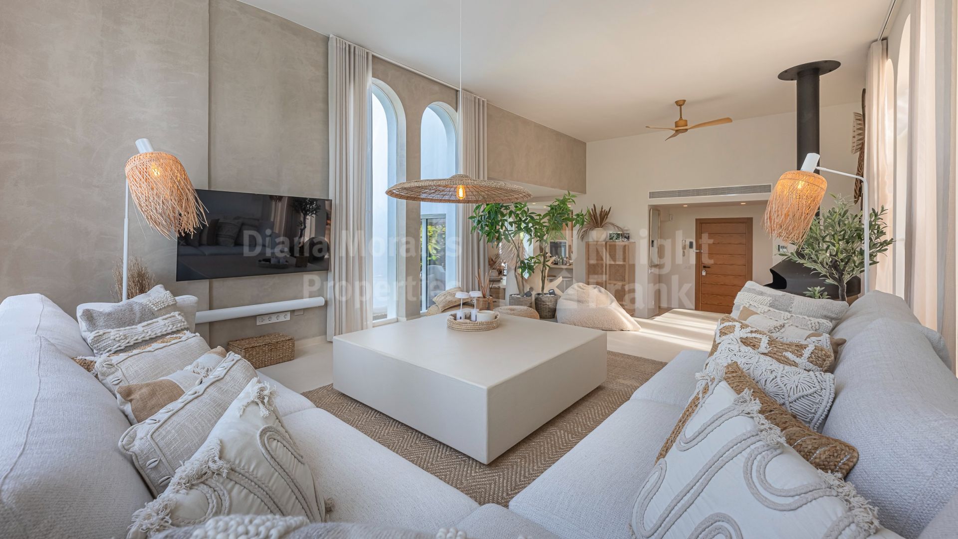 Atalaya de Rio Verde, Villa de style méditerranéen avec des touches Boho Chic