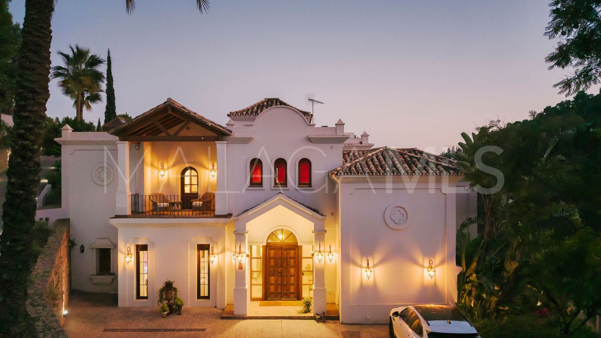 Buy villa in El Madroñal