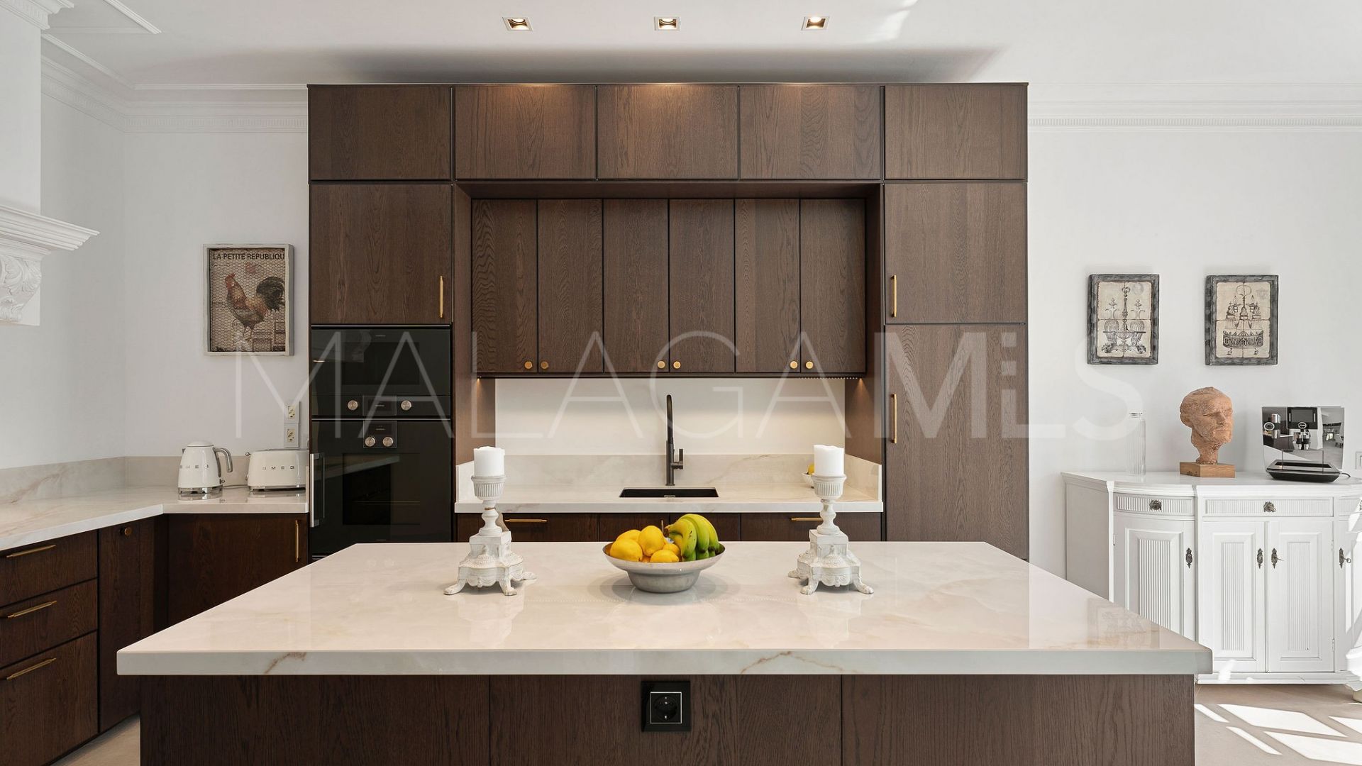 Buy villa in El Madroñal