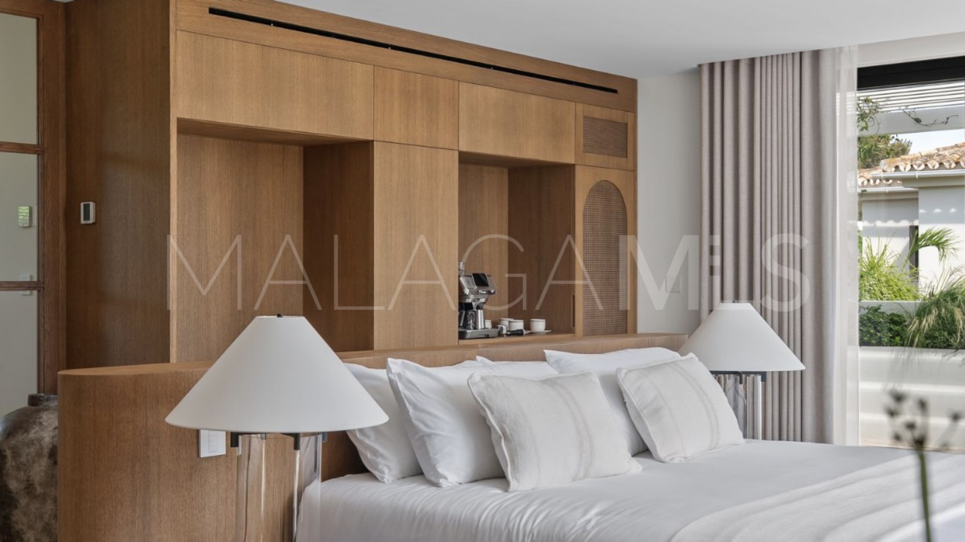 Villa for sale in Las Brisas
