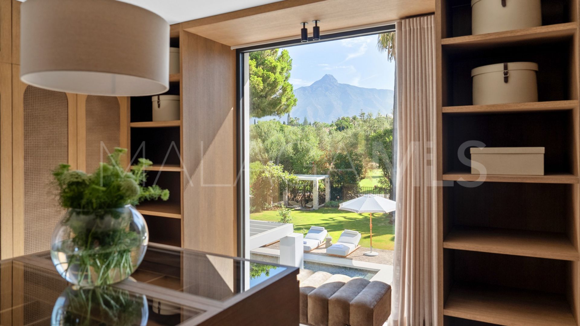 Villa for sale in Las Brisas
