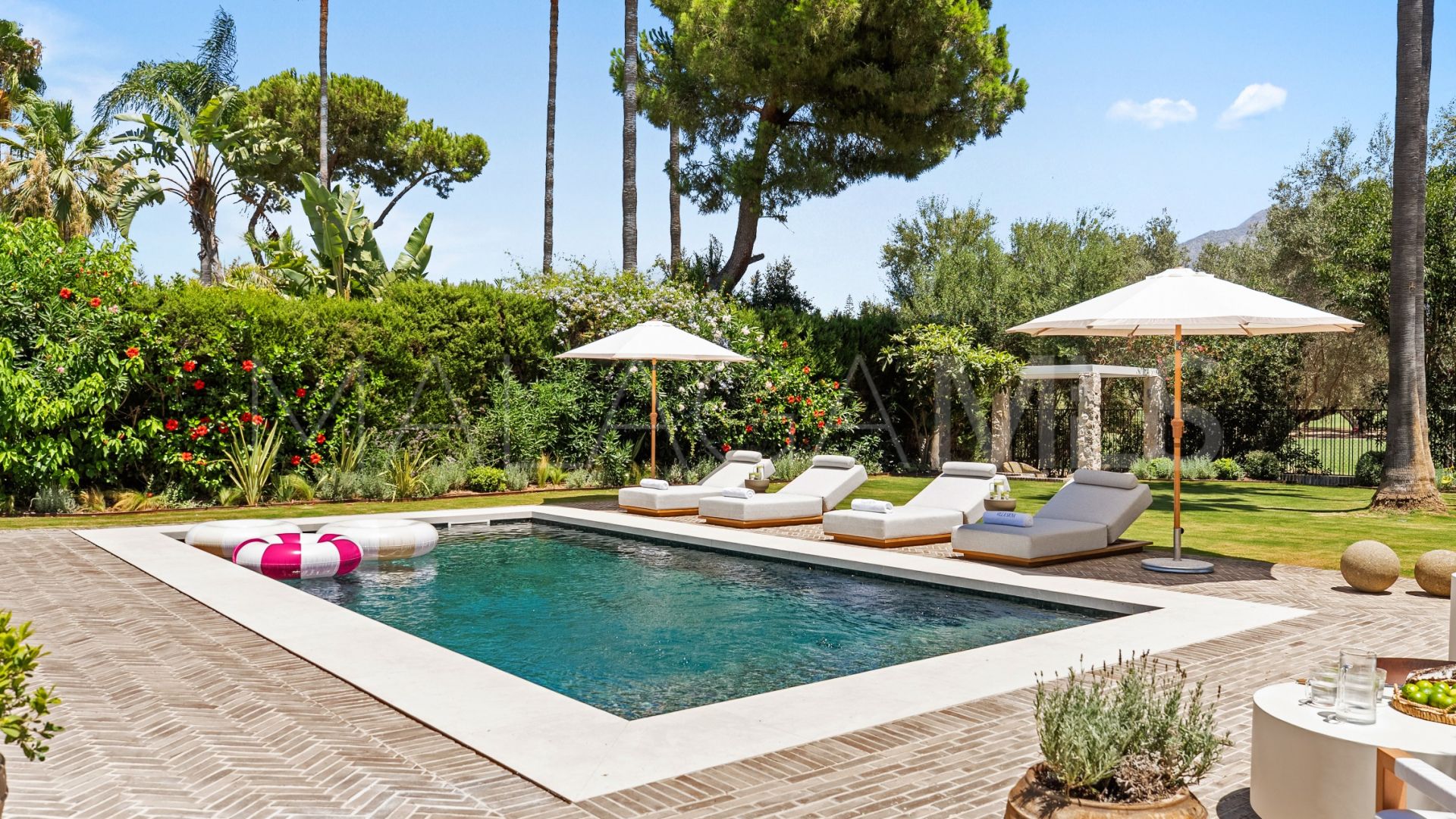 Villa for sale in Las Brisas