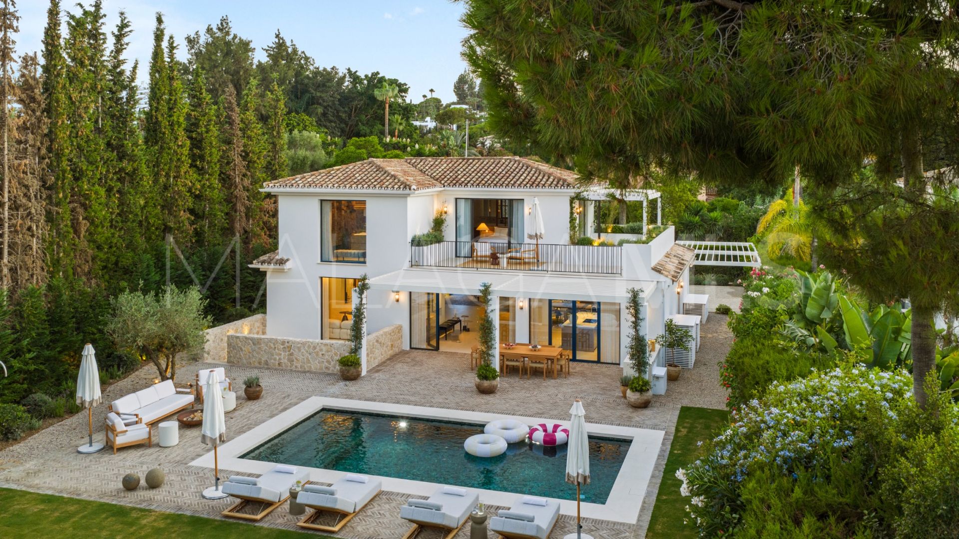 Villa for sale in Las Brisas