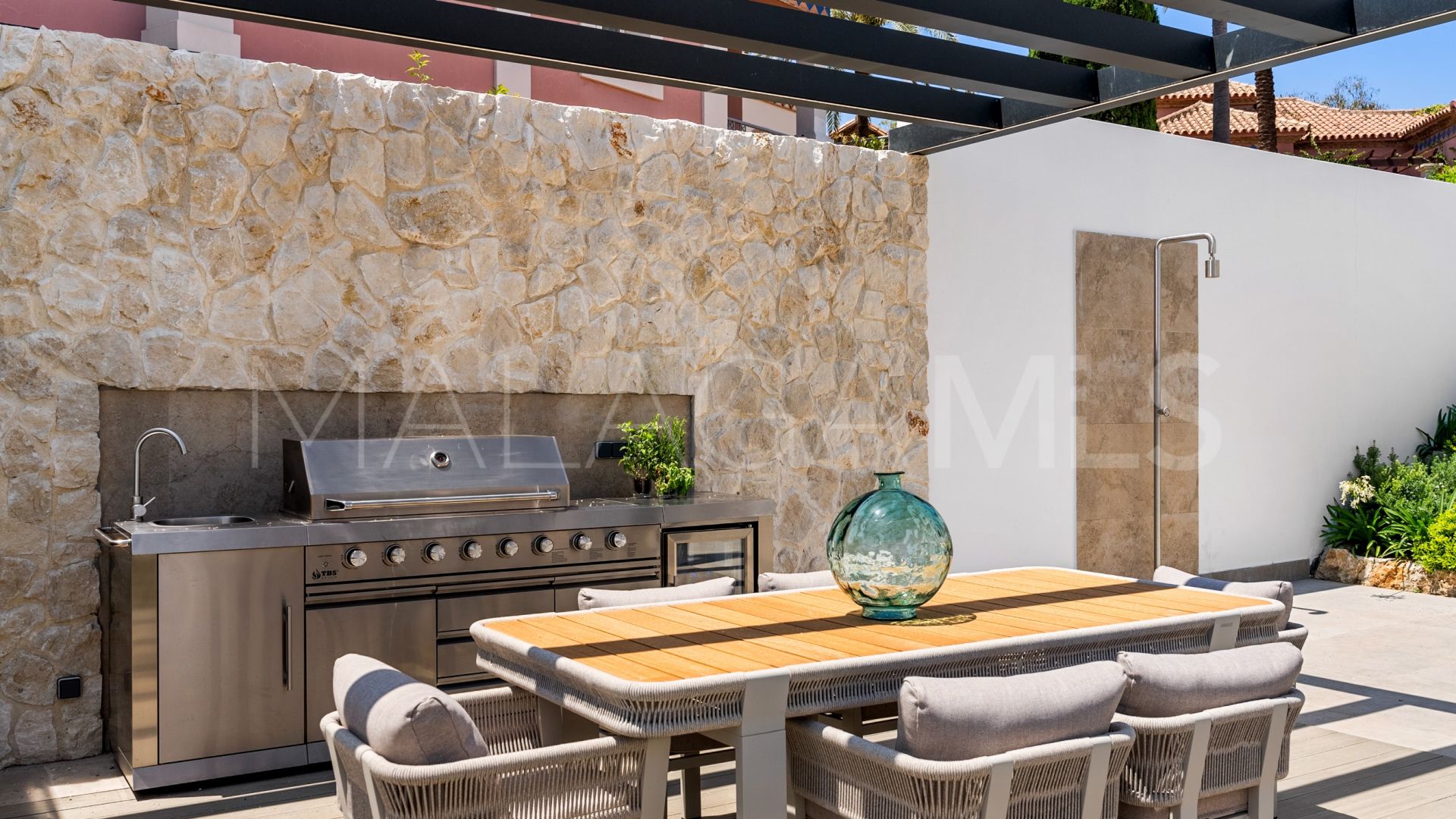 Villa a la venta in Los Flamingos with 6 bedrooms