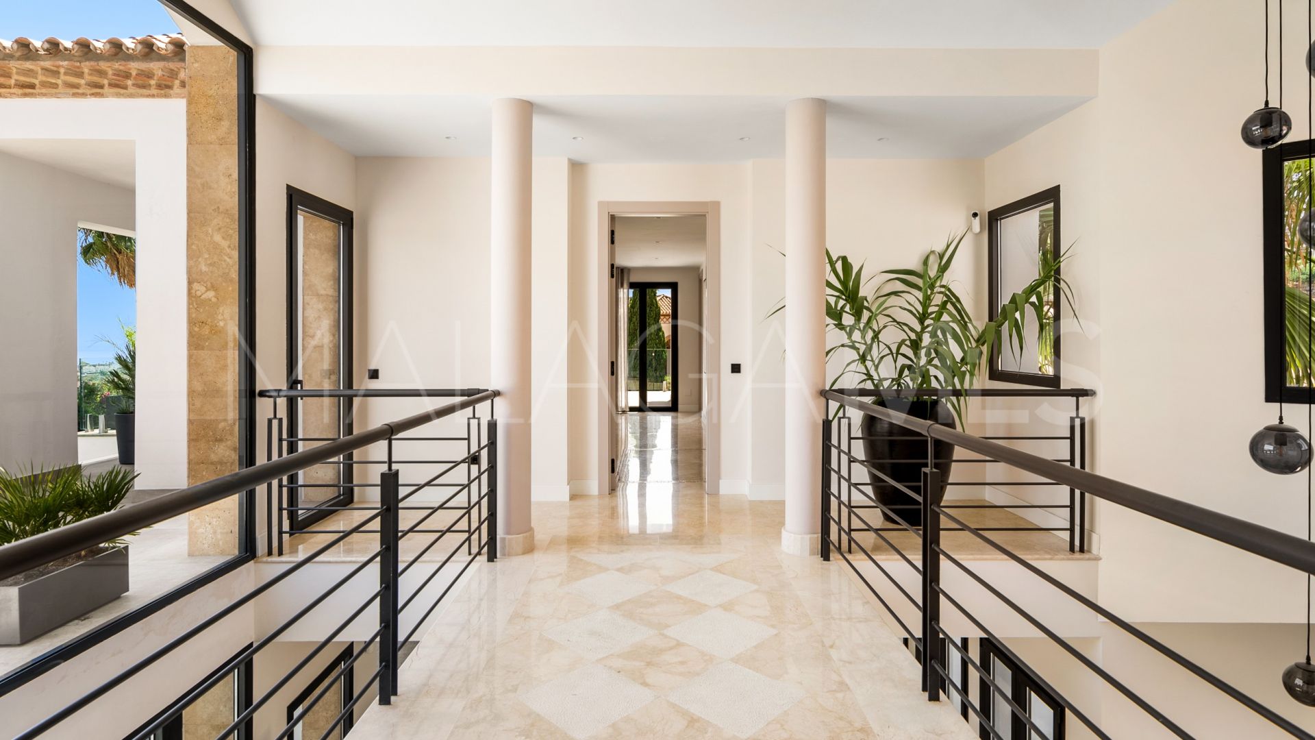 Villa a la venta in Los Flamingos with 6 bedrooms