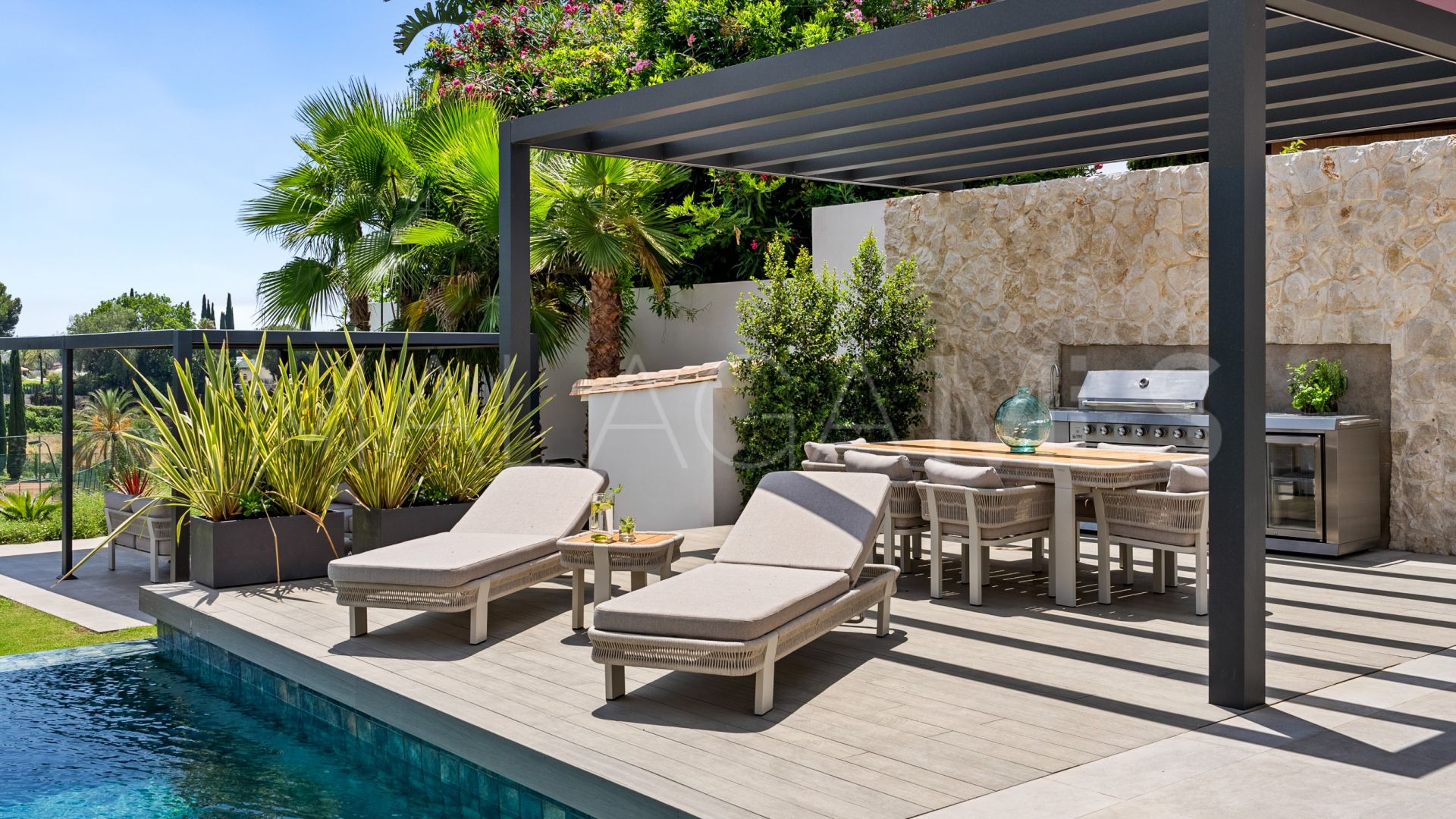 Villa a la venta in Los Flamingos with 6 bedrooms