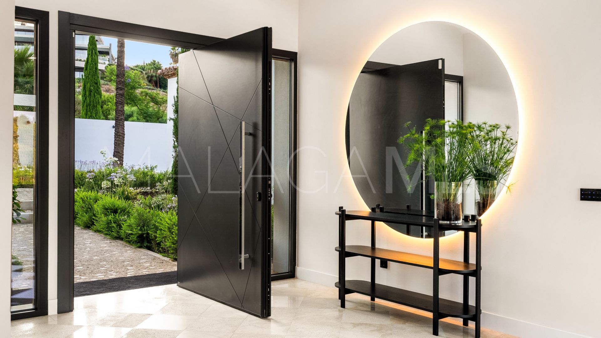 Villa a la venta in Los Flamingos with 6 bedrooms