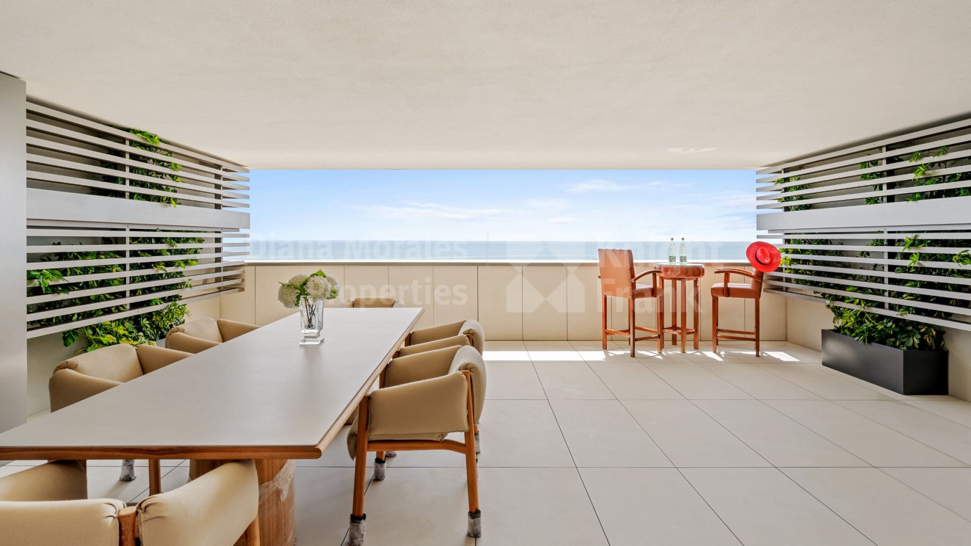 Malaga, Apartamento en primera línea de playa en Sierra Blanca Tower