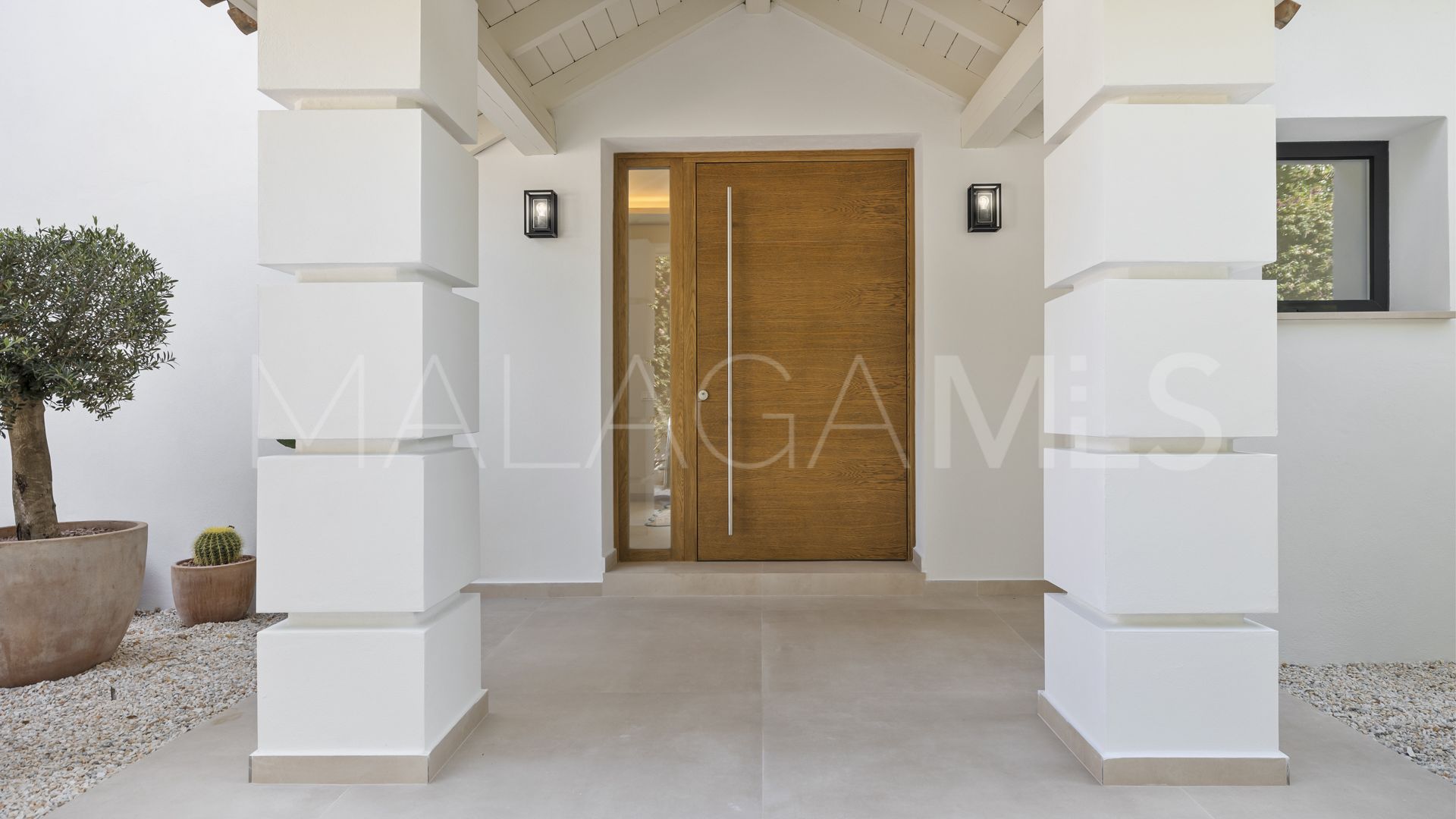 Villa for sale in Las Lomas del Marbella Club