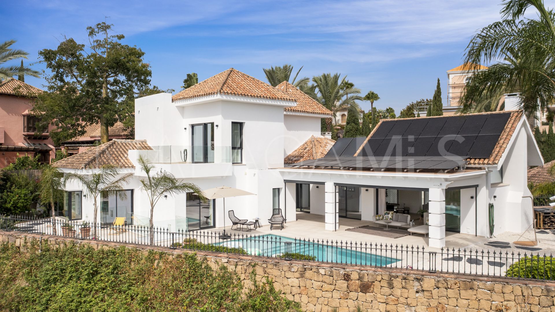 Villa for sale in Las Lomas del Marbella Club