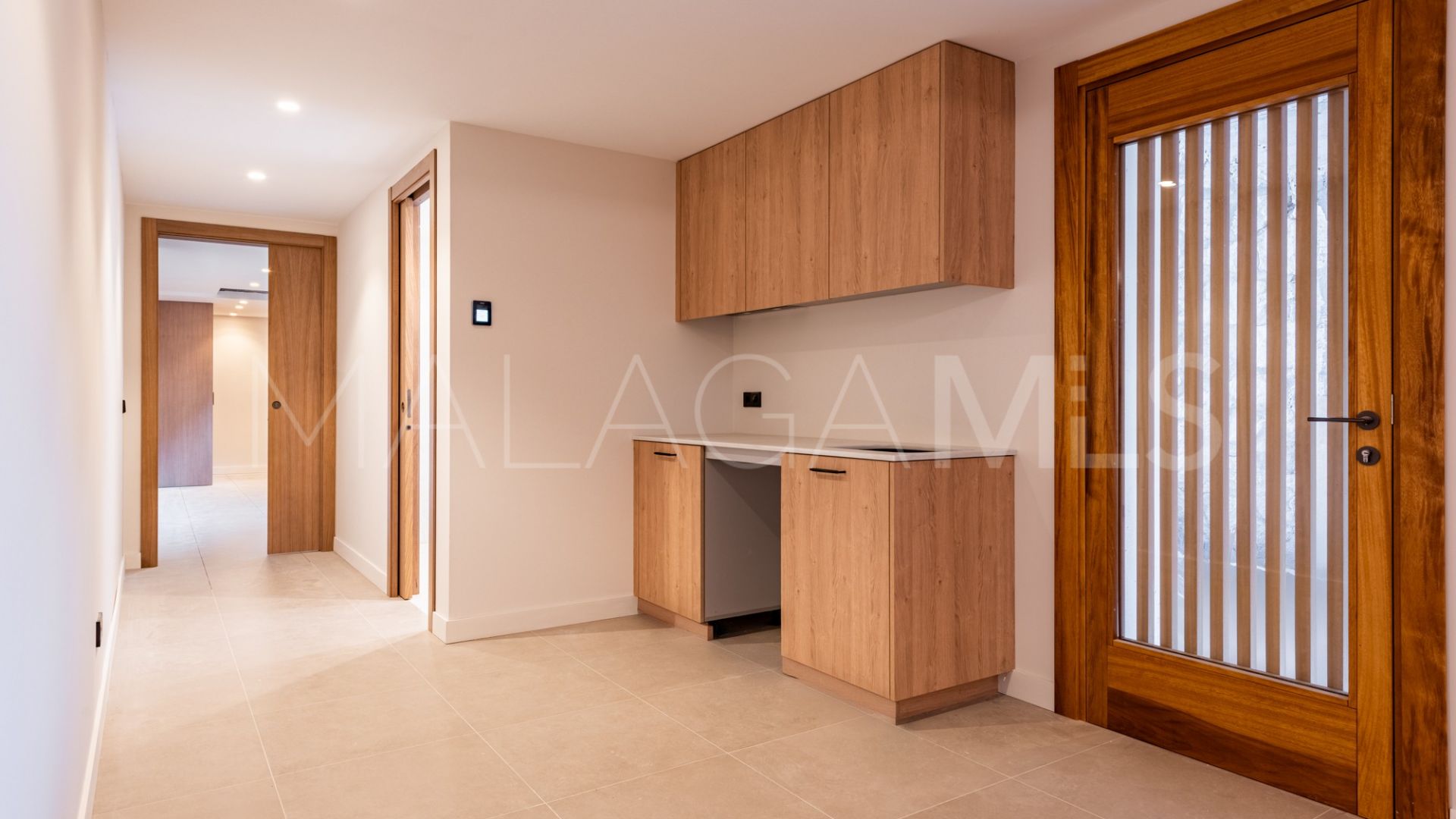 Villa for sale in Elviria