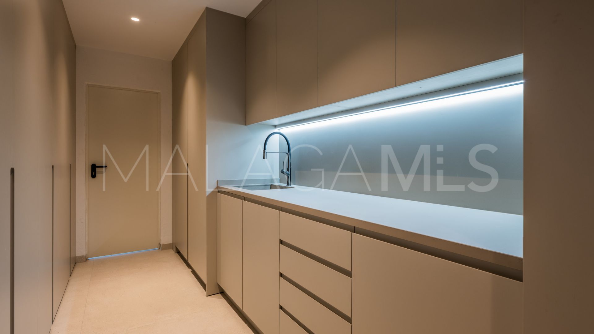 Villa for sale in Las Brisas