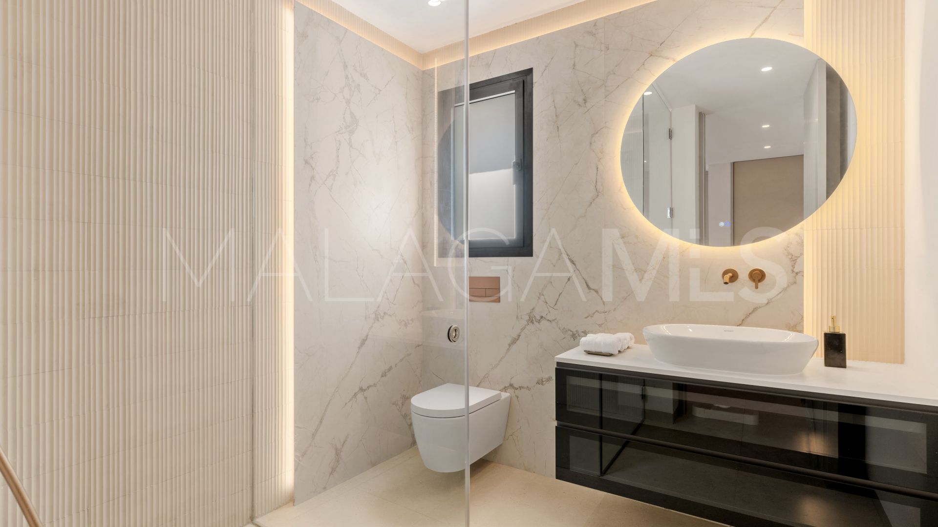 Villa for sale in Las Brisas