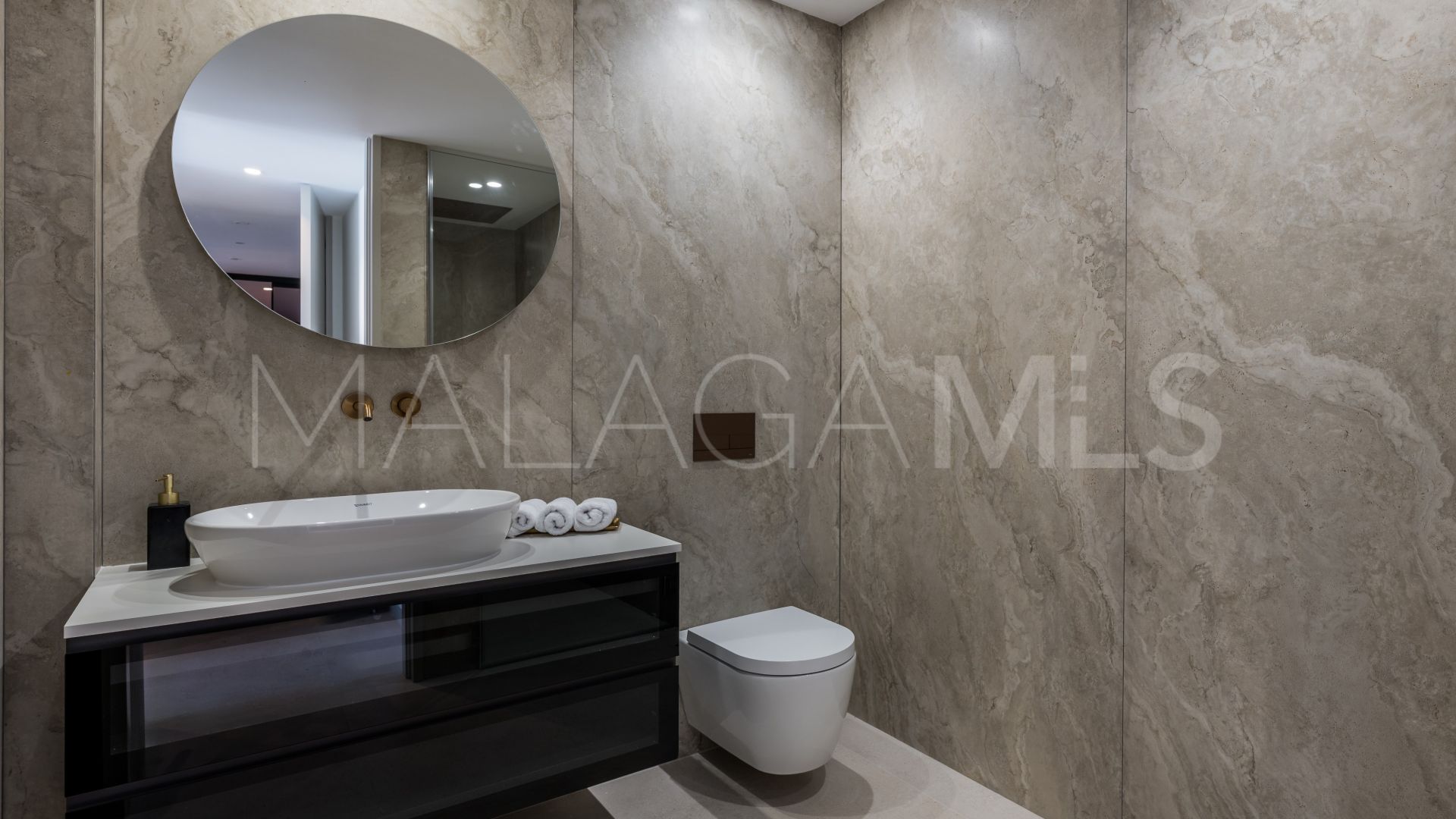 Villa for sale in Las Brisas