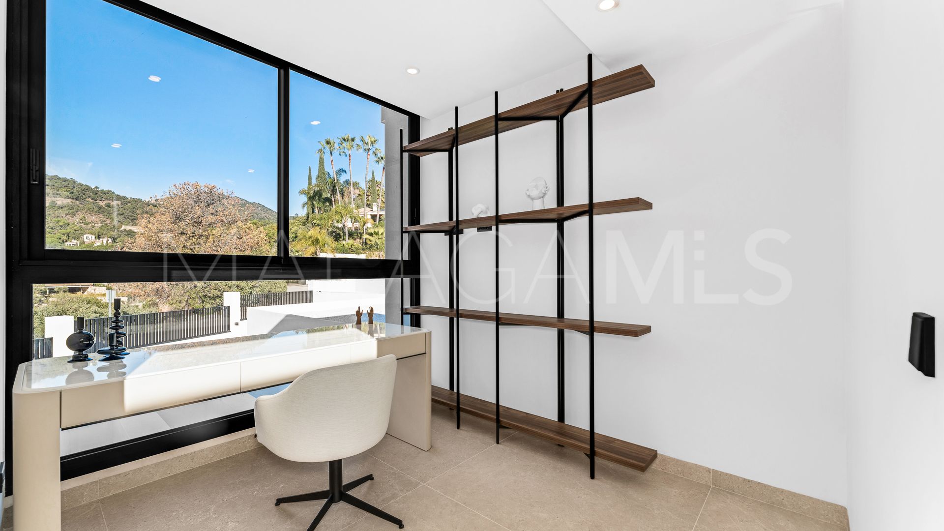 Villa a la venta with 6 bedrooms in El Madroñal