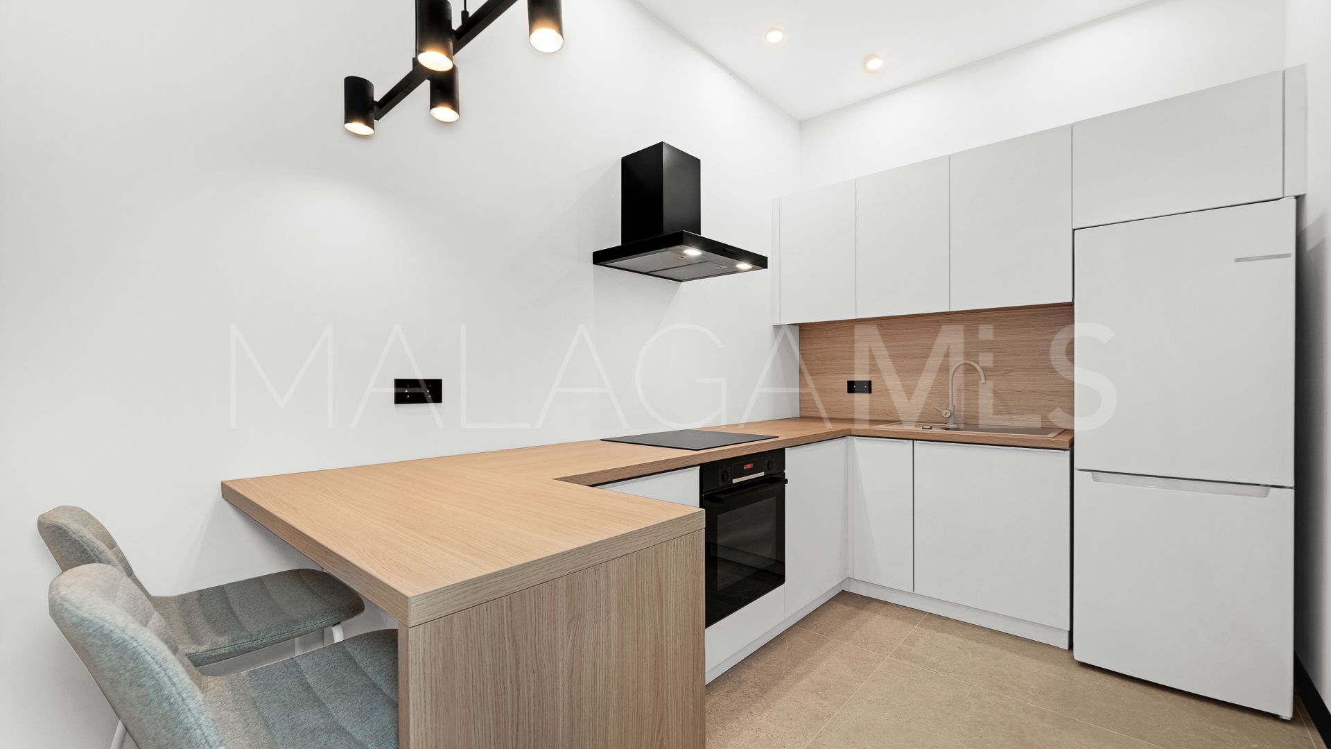 Villa a la venta with 6 bedrooms in El Madroñal