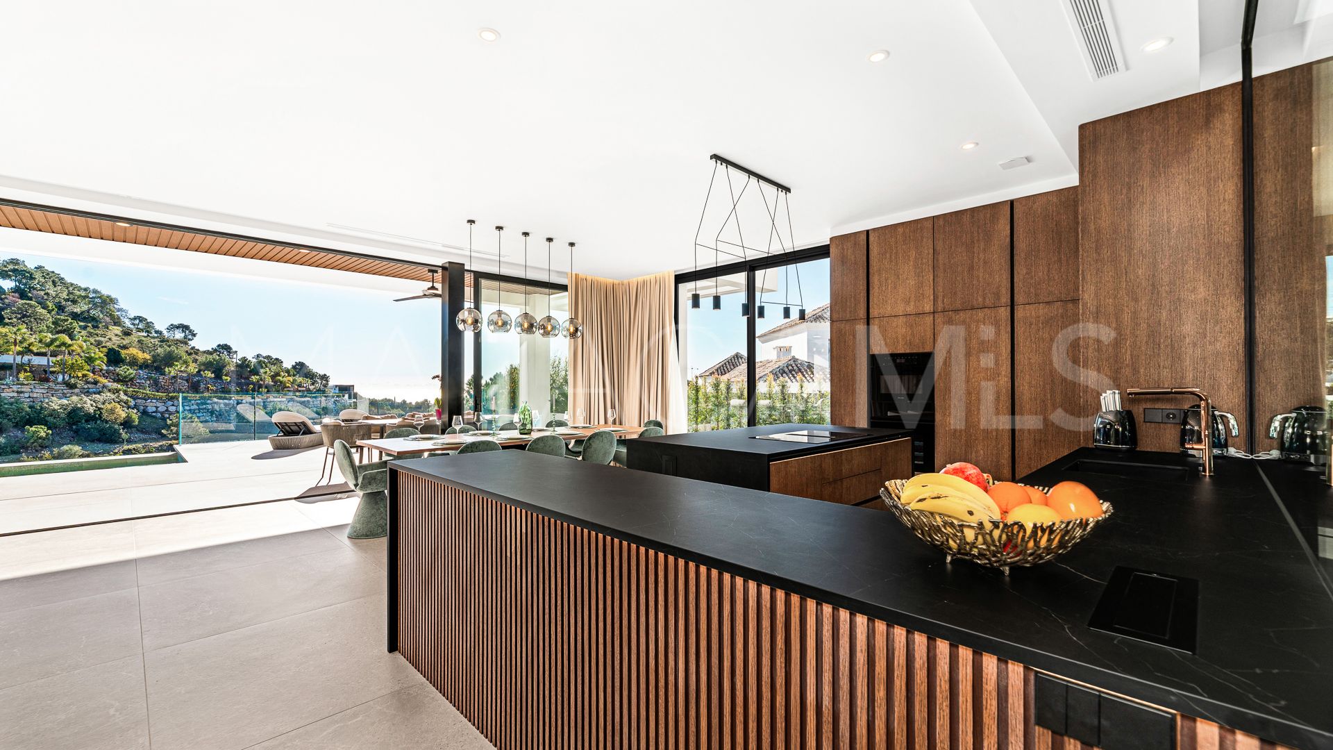 Villa a la venta with 6 bedrooms in El Madroñal