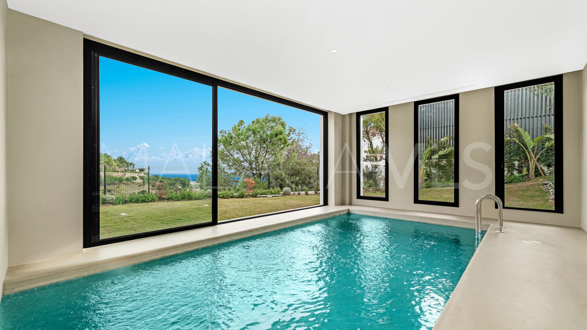 Villa a la venta with 6 bedrooms in El Madroñal