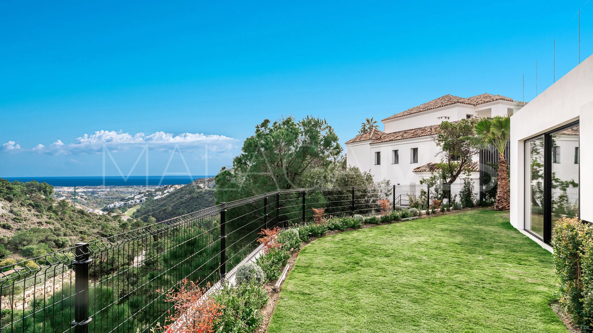 Villa a la venta with 6 bedrooms in El Madroñal